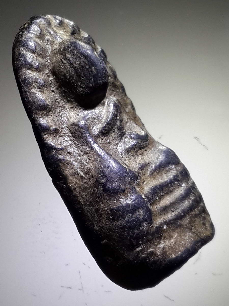 รหัสสินค้า พระกรุ 058 พระรอด เนื้อดินเผา กรุวังมะสะ จังหวัดพิษณุโลก เนื้อดำหายาก ครับ พระรายการนี้ให้เช่าบูชาแล้ว