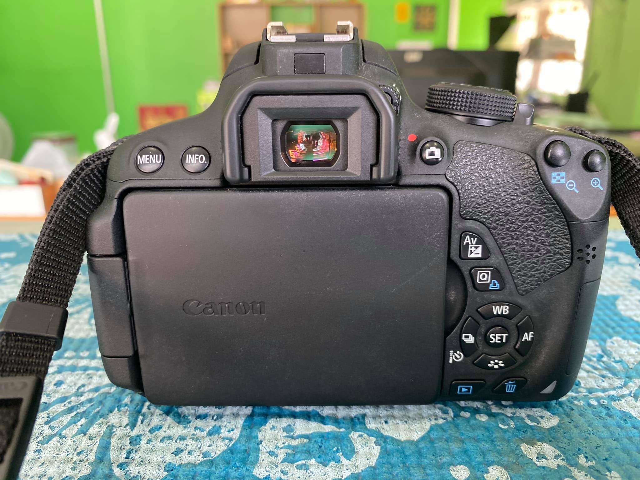 ( SOLD OUT ) กล้อง Canon EOS 700D