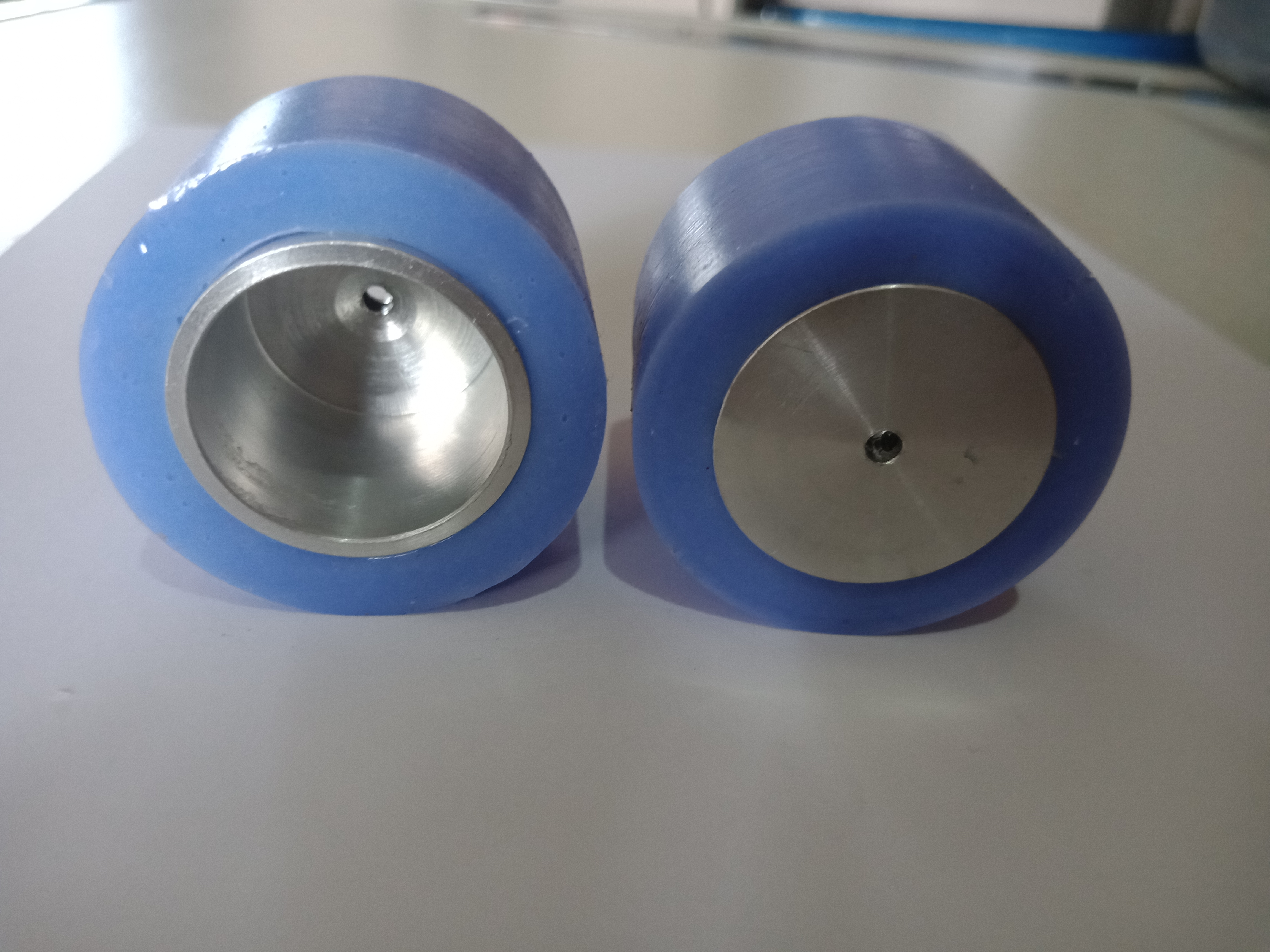 ล้ออลูมิเนียมพร้อมยาง แกนเพลา3mm(2ล้อ)