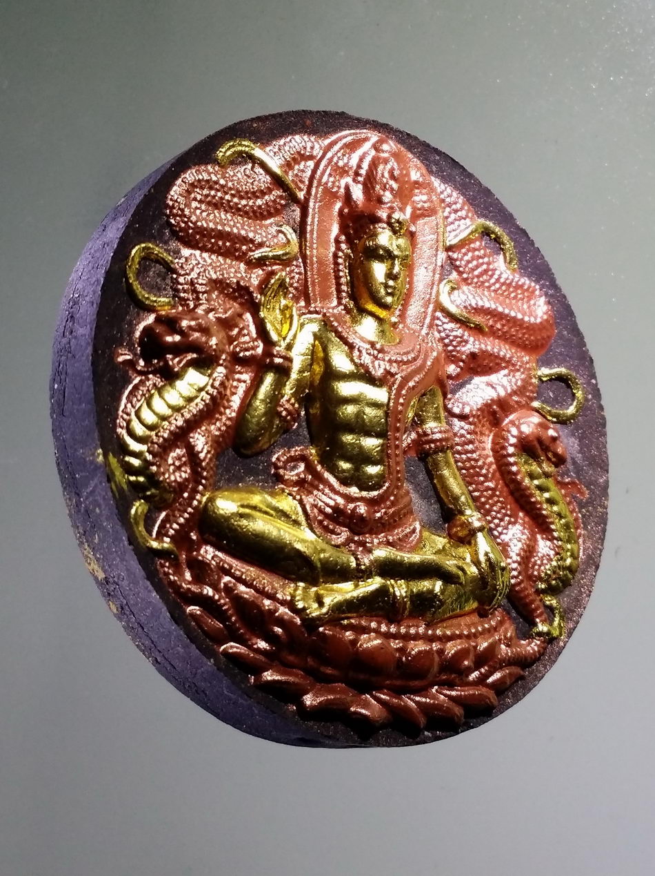 รหัสสินค้า จตุคามรามเทพ 942 พระเทวราชโพธิสัตว์จตุคามรามเทพ รุ่นเฉลิมราชจอมราชันย์ (โคตรเศรษฐียุค 8) เนื้อว่านปัดนาคกายทอง