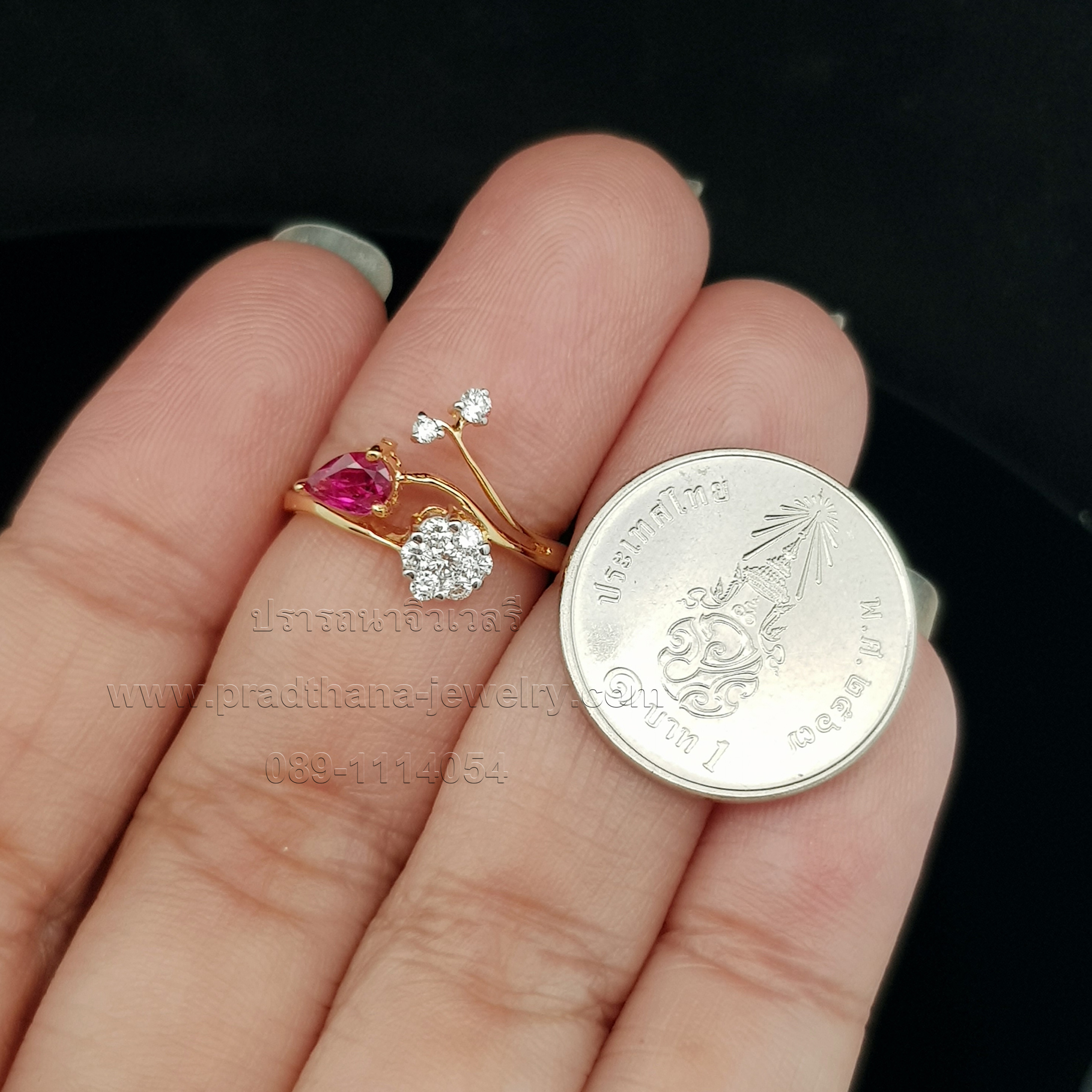 แหวนดอกไม้ก้านพลิ้วทับทิมเพชร **จองแล้ว**