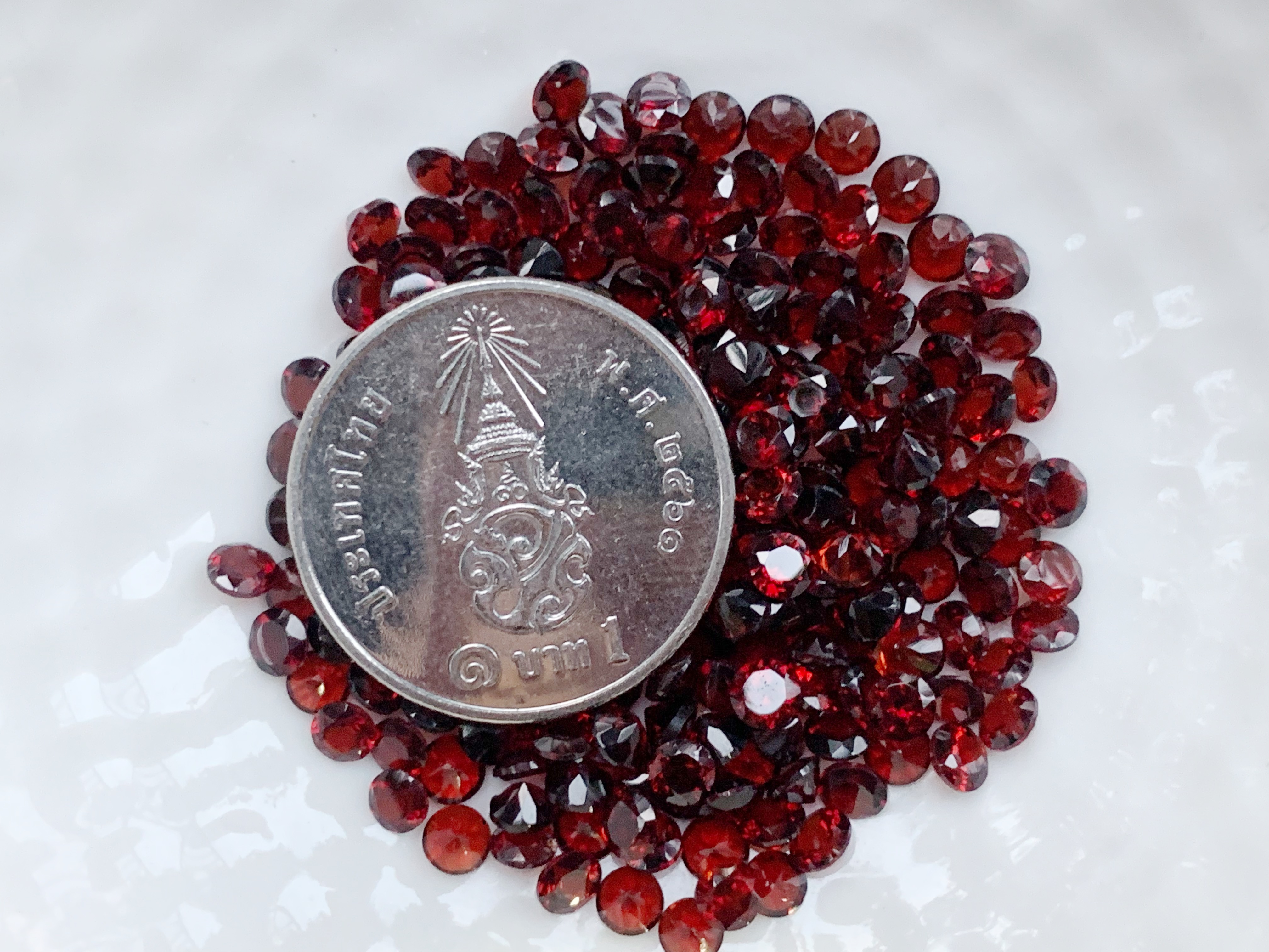 โกเมนกลม 3.0 มม. 5 กะรัต