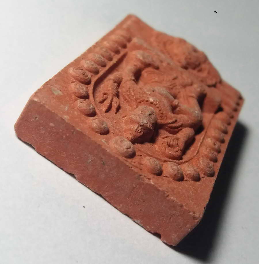 รหัสสินค้า จตุคามรามเทพ 068 จตุคามรามเทพ หลังพระแม่ธรณีบีบมวยผม เนื้อว่านแดง ไม่ทราบรุ่น พระรายการนี้ให้เช่าบูชาแล้ว