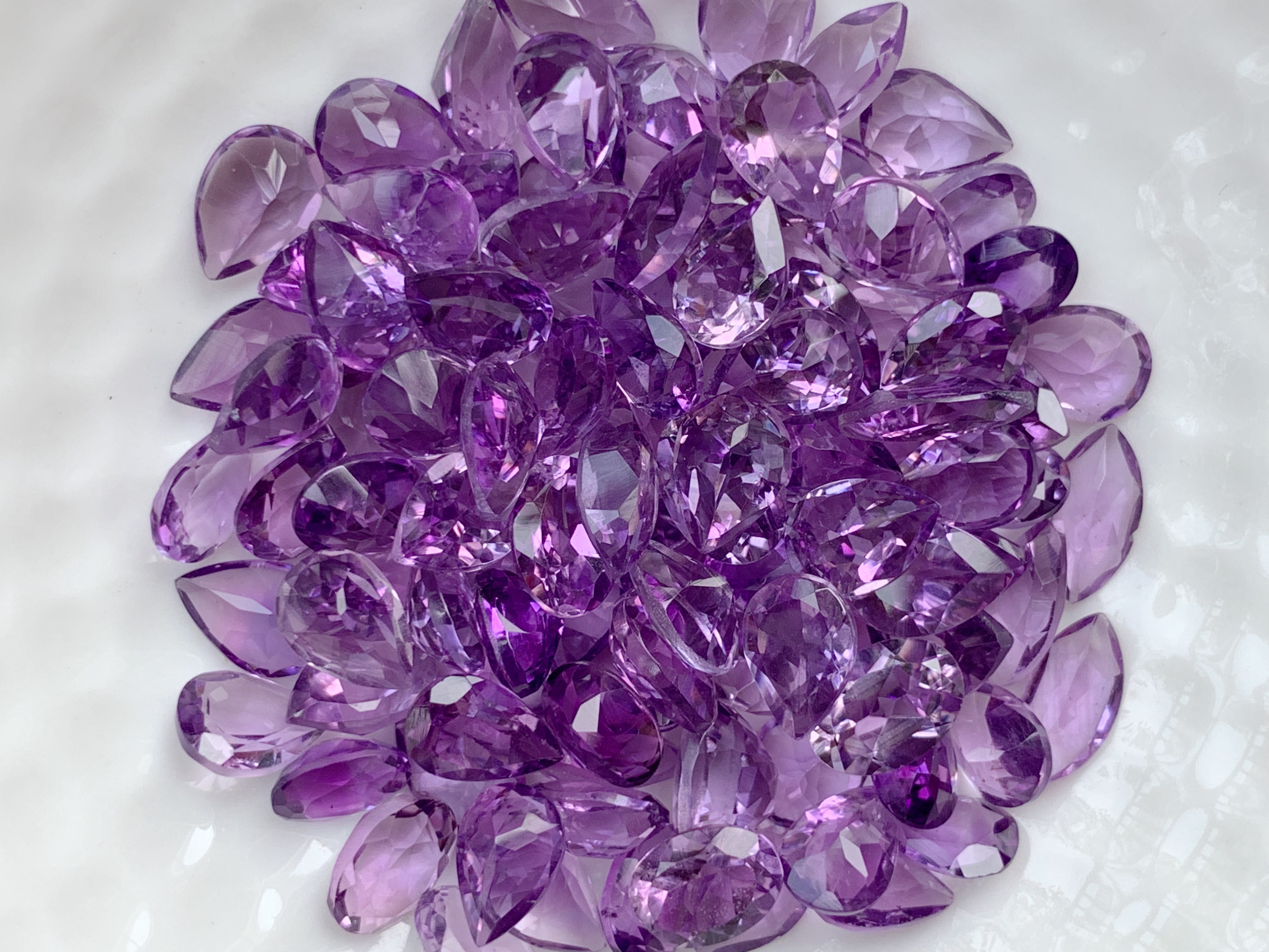 อเมทิสหยดน้ำ 7X5 มม. 5 กะรัต