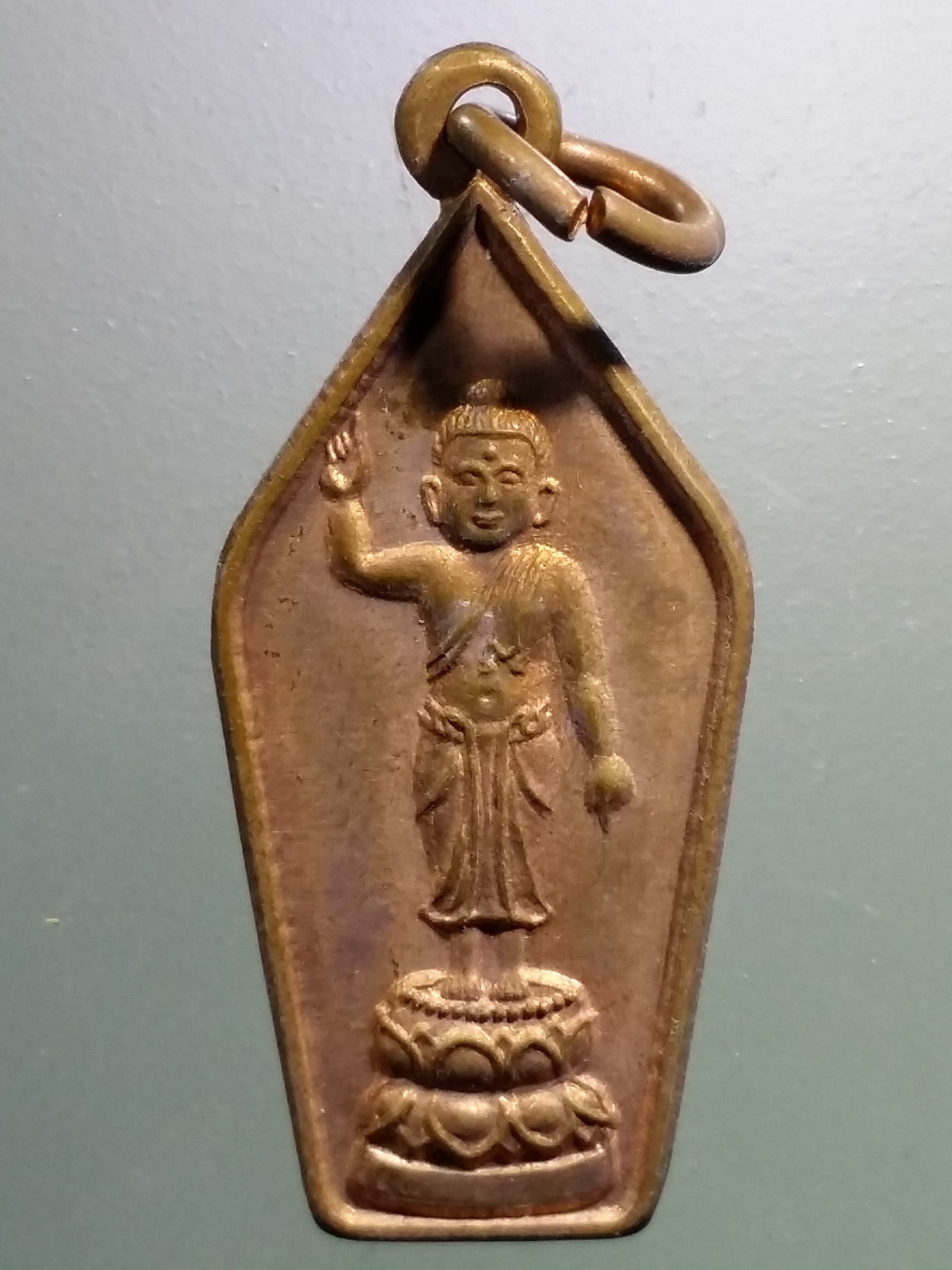 รหัสสินค้า เหรียญพระพุทธ 3914 เหรียญพระพุทธเจ้าน้อย สิทธัตถราชกุมาร รุ่นบูรณะลุมพินีสถาน ที่ระลึก 84 พรรษามหาราชา 80 พรรษามหาราชินี พระรายการนี้ให้เช่าบูชาแล้ว