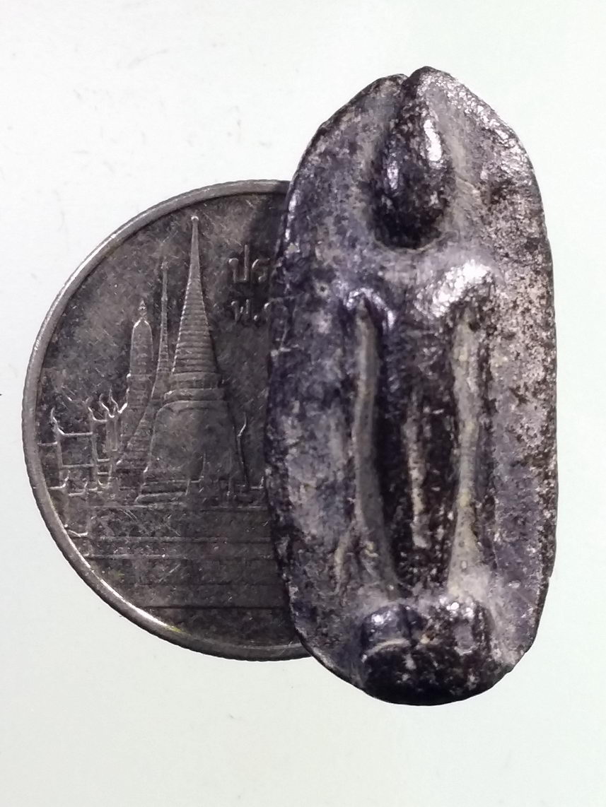 รหัสสินค้า พระไม่ทราบที่ 586 พระเนื้อดินพิมพ์ยืน ขนาดเมื่อเทียบกับเหรียญบาท ไม่ทราบที่ เก่าครับมีอายุ พระรายการนี้ให้เช่าบูชาแล้ว