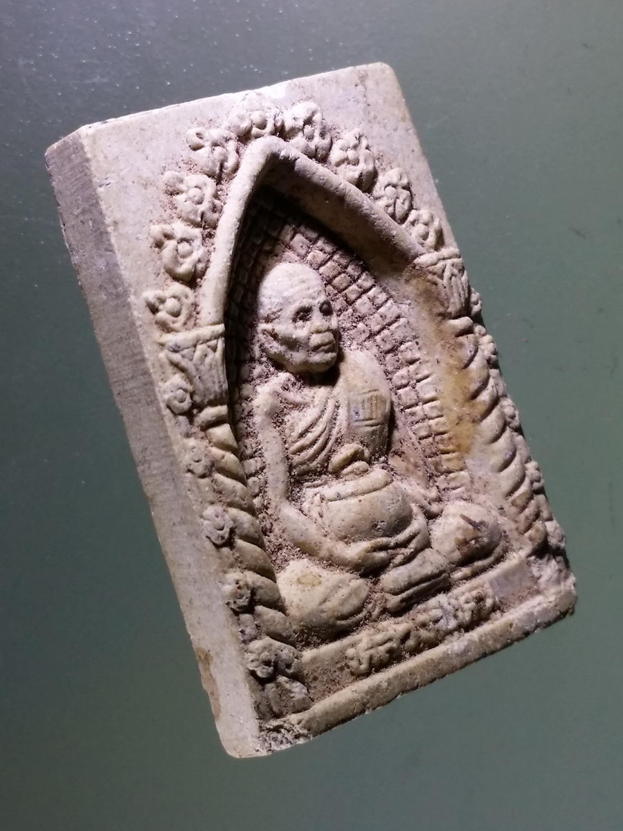 Antig Pim 130 พระผงซุ้มดอกไม้ หลวงปู่หนู วัดวังศาลา จังหวัดกาญจนบุรี