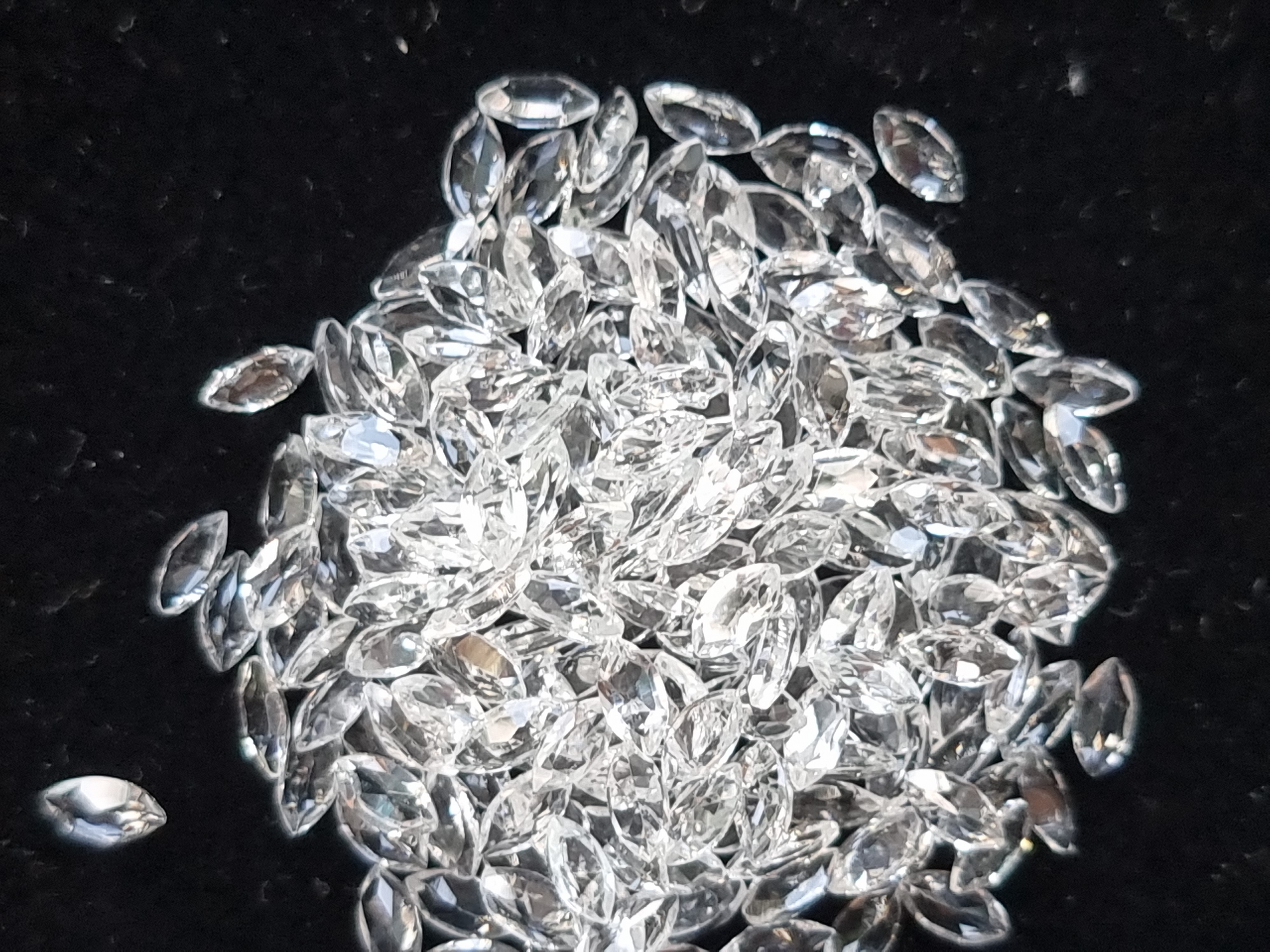 ไวท์โทปาสมาคี 2.5x5 mm. 5 กะรัต