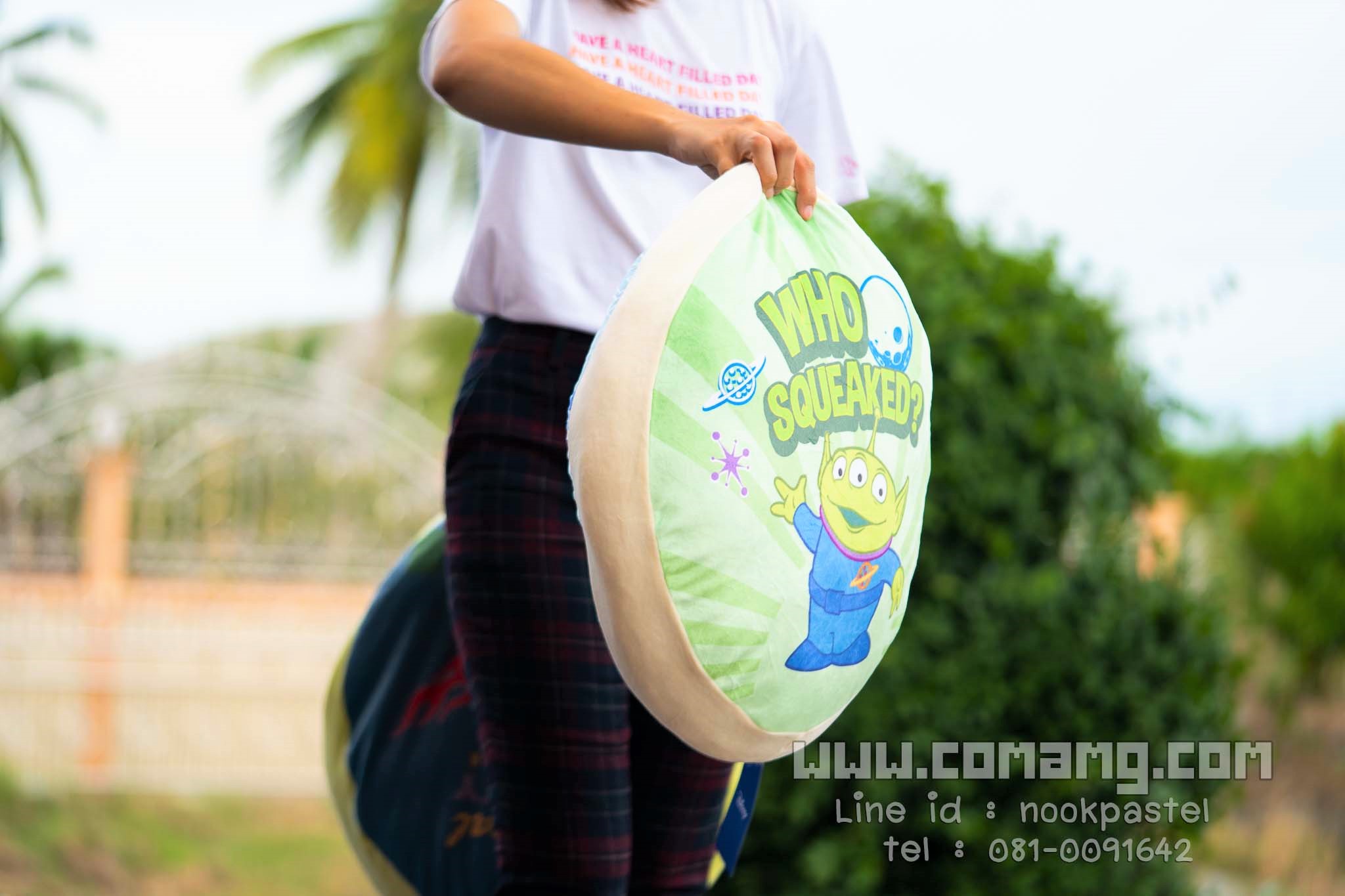 หมอนอิงทรงกลม ลายมิกกี้เมาส์&เอเลี่ยน3ตา