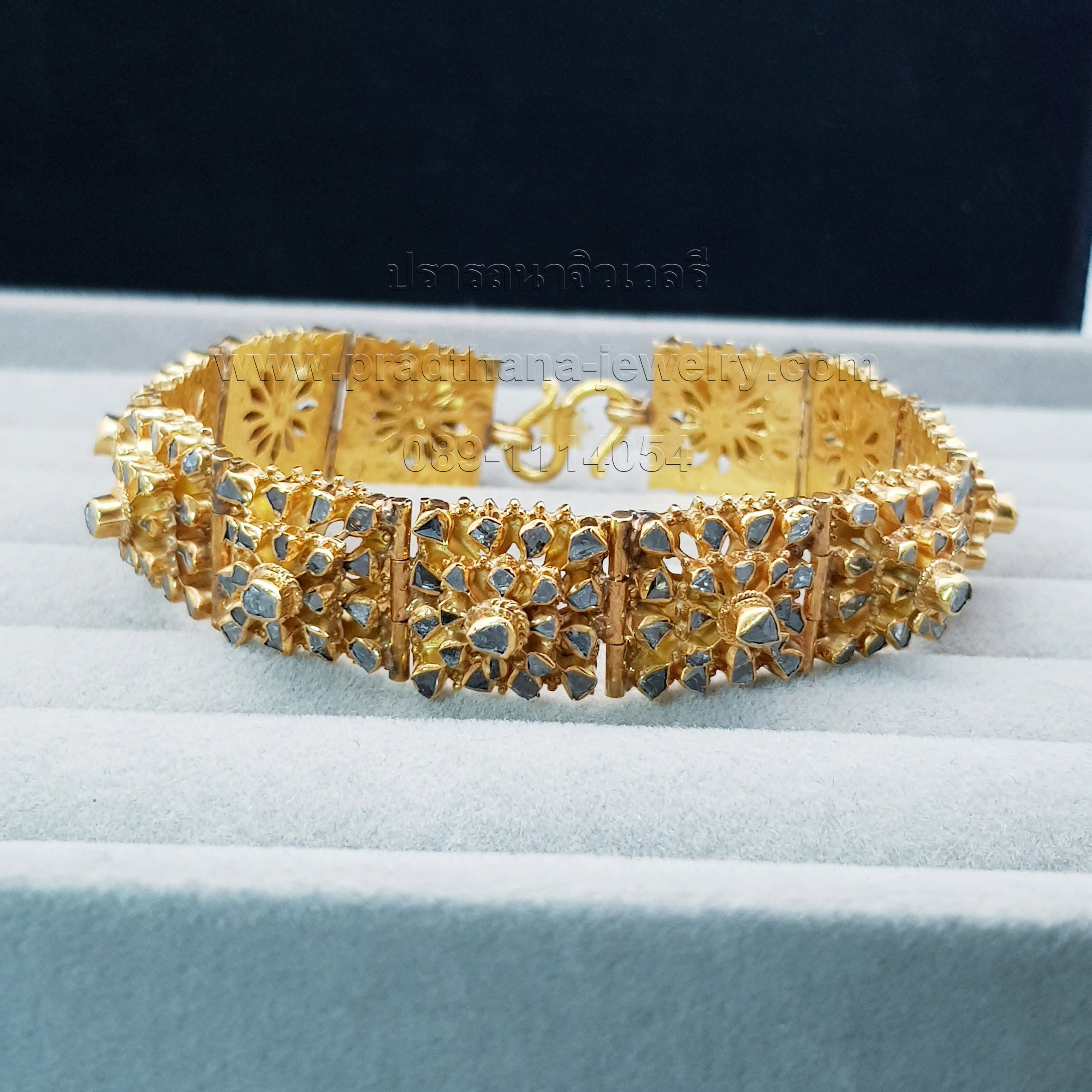 สร้อยข้อมือเพชรซีกโบราณ