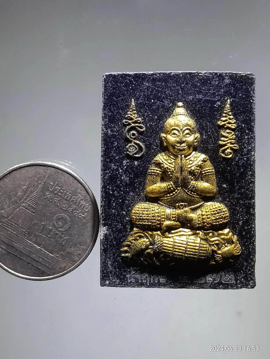 รหัสสินค้า พระเนื้อดิน เนื้อผง เนื้อว่าน 227 สังข์ทองเรียกทรัพย์ เนื้อผงใบลาน ทาทองบรอนซ์ วัดพระยาสุเรนทร์ รุ่นรวยชาตินี้ กดพิมพ์นำฤกษ์ หมายเลข 4272 laser