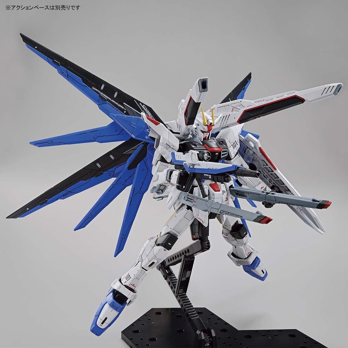 กันดั้ม Bandai Spirits Gunpla Premium Bandai Hobby Online Shop & The Gundam Base Limited Full Mechanics 1/100 ZGMF-X10A Freedom Gundam Ver.GCP