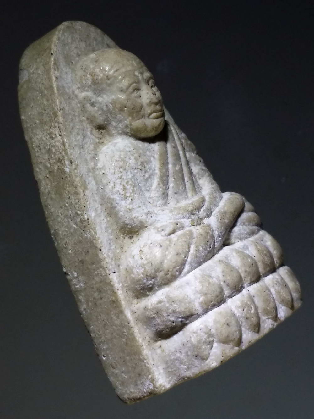 รหัสสินค้า หลวงปู่ทวด วัดต่างๆ 242 หลวงปู่ทวดเนื้อผง พุทธคุณ ฝังแร่มวลสาร หลังยันต์นะเฉลียวเพชร ไม่ทราบวัดที่สร้าง