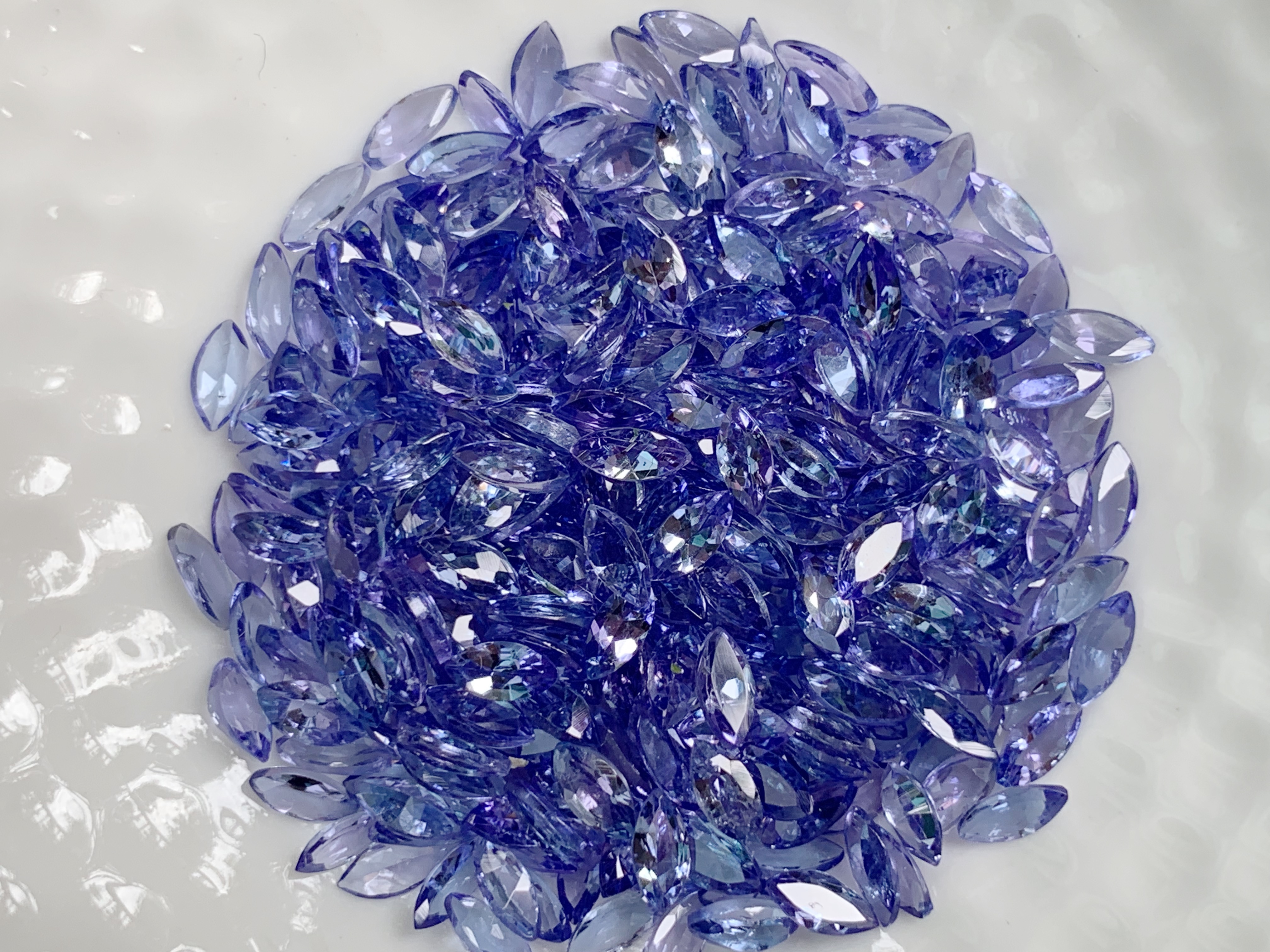 แทนซาไนท์มาคี 2.5x5 มม. 5 กะรัต