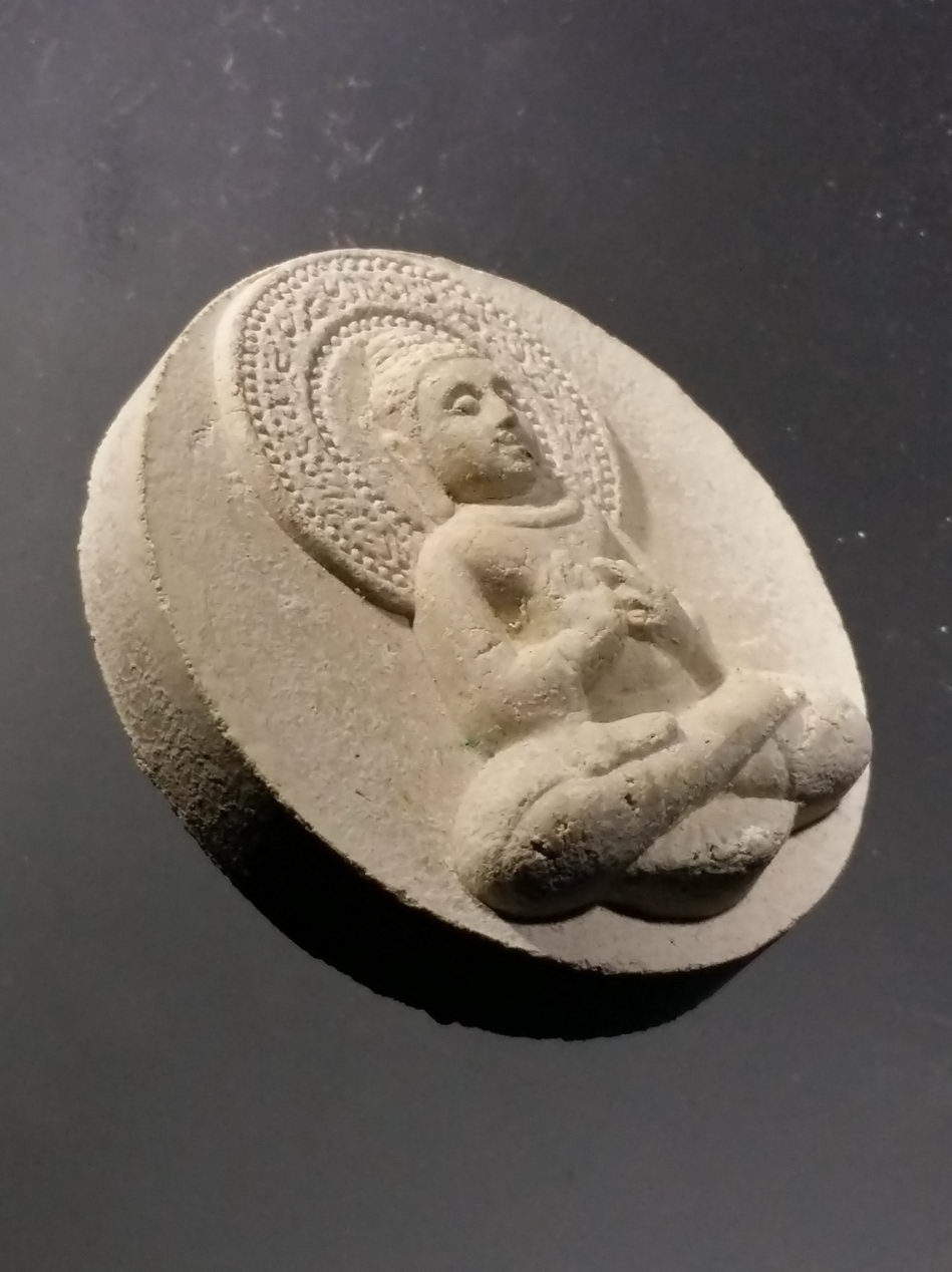 รหัสสินค้า พระมีกล่อง 3706 พระพุทธเจ้ามหาศาสดาโลก เนื้อผงจันทร์ลอย หลังแปดเซียน รุ่นเฉลิมพระเกียรติ พุทธบารมี 2 แผ่นดิน