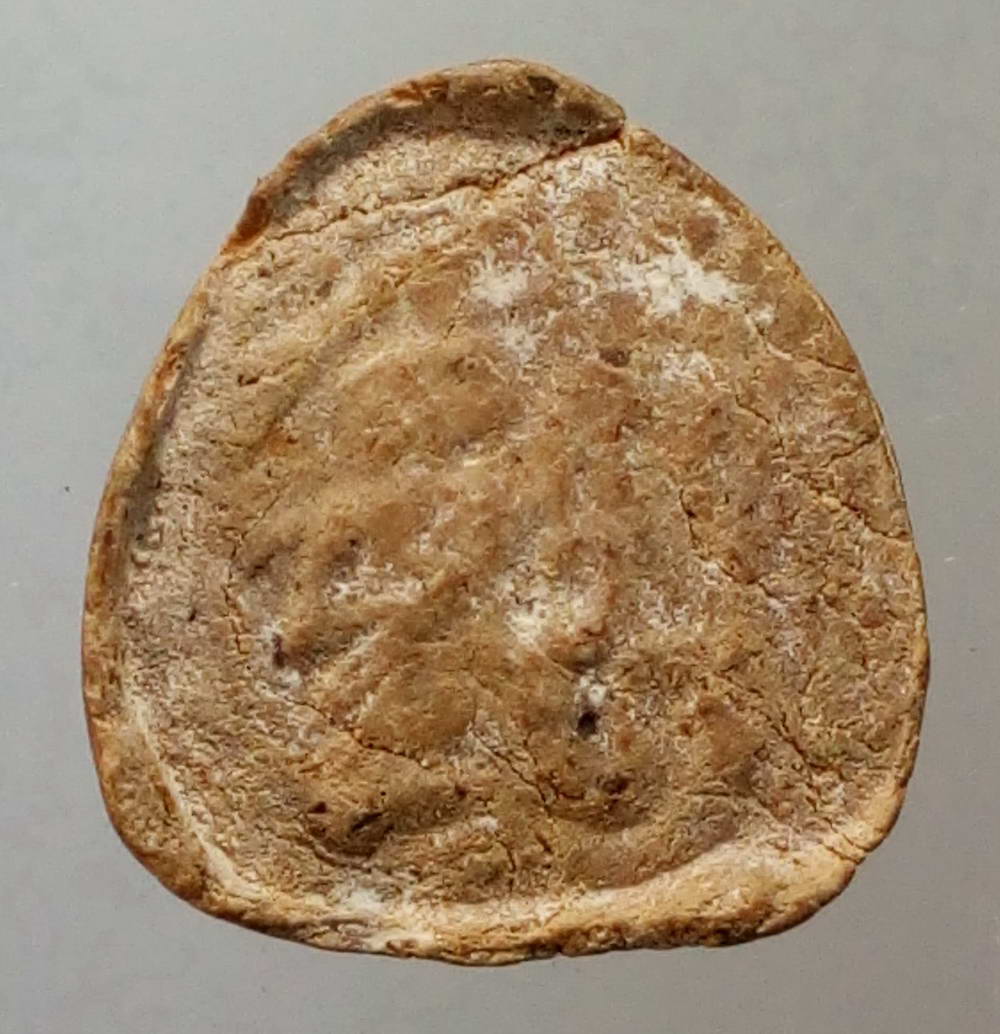 รหัสสินค้า พระปิดตา ทั่วไป 129 พระปิดตาเนื้อผงผสมว่าน หลังหนุมานเชิญธง หลวงปู่เกลี้ยง วัดเนินสุทธาวาส จังหวัดชลบุรี