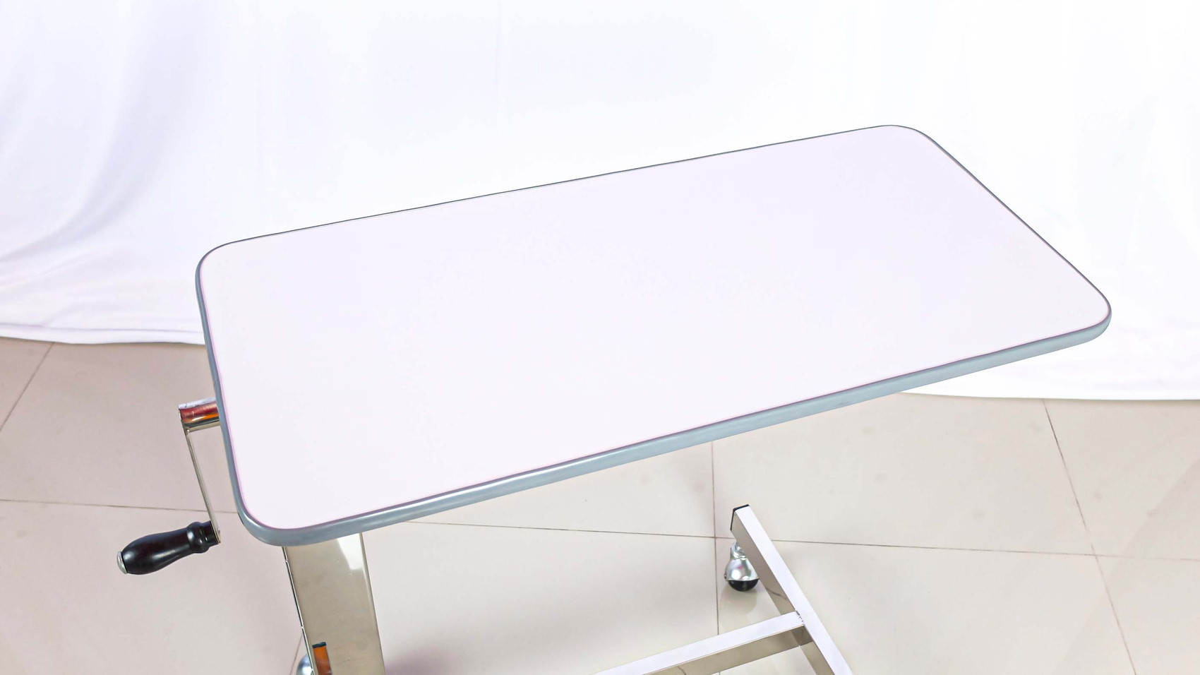 โต๊ะคร่อมเตียงสแตนเลส ขอบยาง PS39