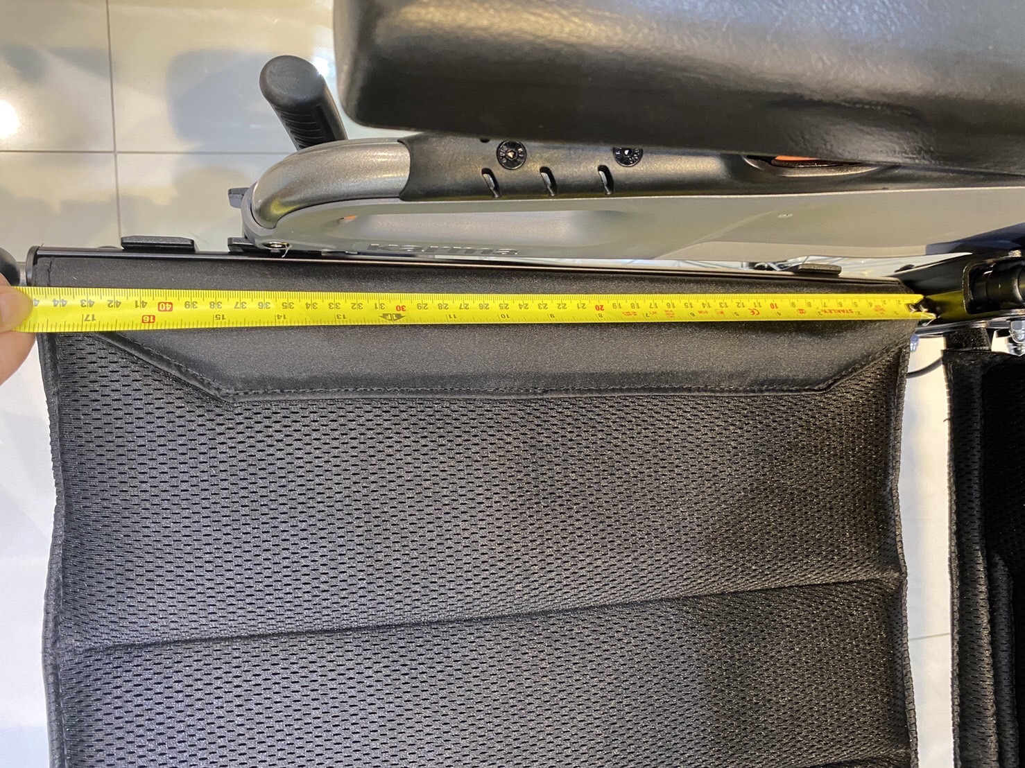 รถเข็นอลูมินัมอัลลอยด์คาร์ม่า ไซร์ใหญ่พิเศษ Karma รุ่น Flexx HD (KM-8022) เบาะกว้างพิเศษ 22 นิ้ว รองรับน้ำหนักสูงสุด 170 กิโลกรัม เหมาะสำหรับ คนมีรูปร่างใหญ่, คนที่มีน้ำหนักมาก, คนไซร์ฝรั่ง สูง ใหญ่ ของแท้ รับประกันศูนย์ไทย 5 ปี