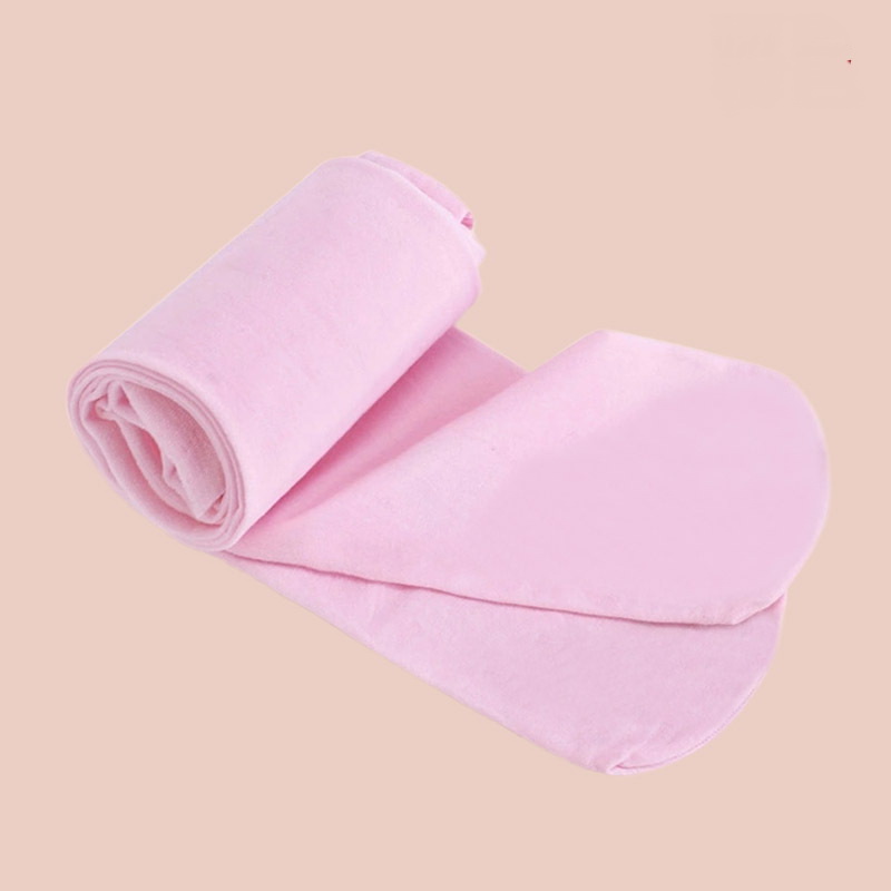 P9002 ถุงน่องเด็กมีสีขาว สีดำ สีเบจ สีชมพู สินค้าคุณภาพ เนื้อเนียนละเอียดสวย เป็นถุงน่องแบบบัลเลต์ ใช้ออกงาน หรือการแสดง ไม่หนาไม่บาง ยืดหยุ่นดีใส่สบาย ดูขนาดแนะนำในรายละเอียดด้านล่าง ยืดได้เยอะมาก ไซส์1-12ขวบ