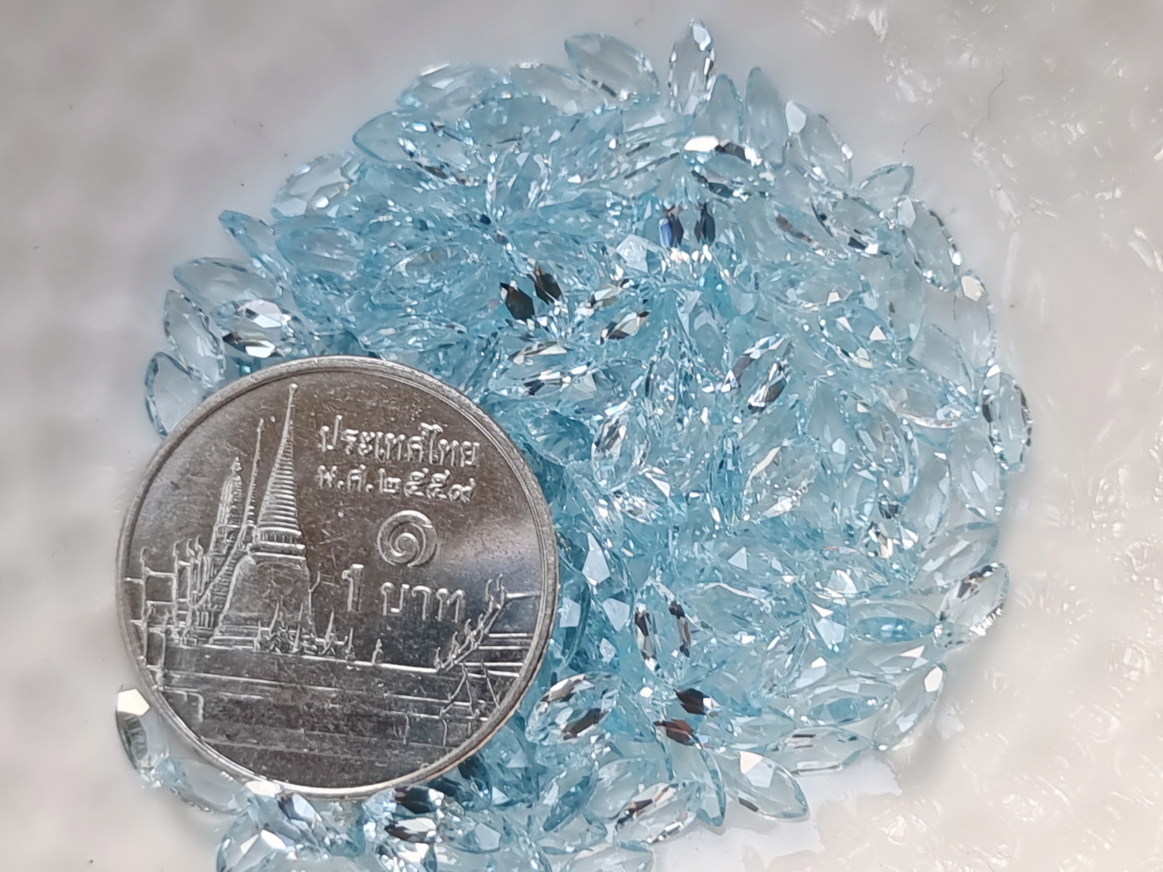 บลูโทปาสมาคี 2.5×5 มม. 5 กะรัต