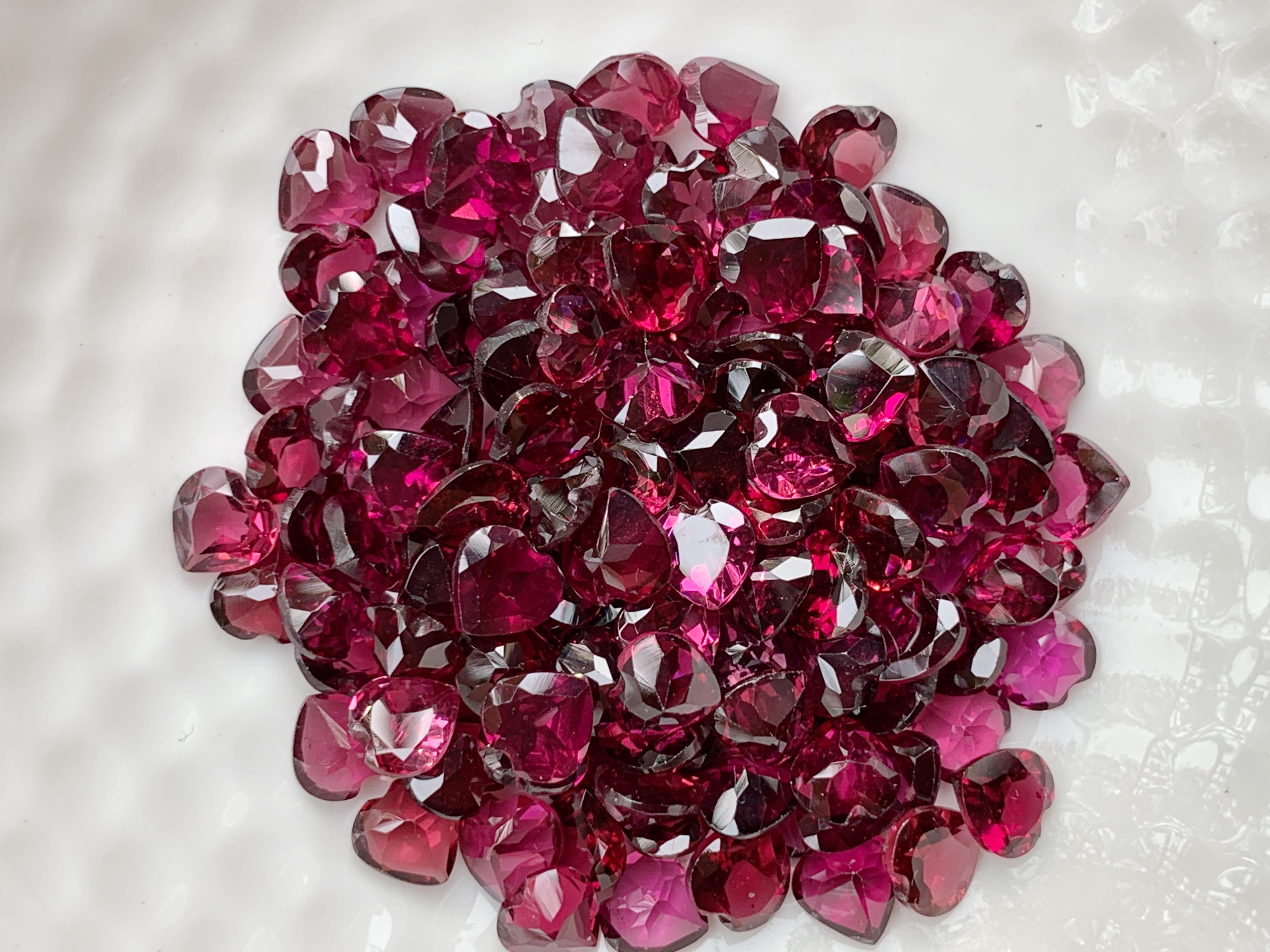 โรโดไลท์หัวใจ 5 มม. 5 กะรัต