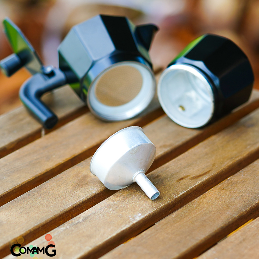 หม้อกาแฟโมก้าพอท Moka Pot หม้อต้มกาแฟสด สีดำ หูจับสีดำ แบบ3คัพ และ6คัพ