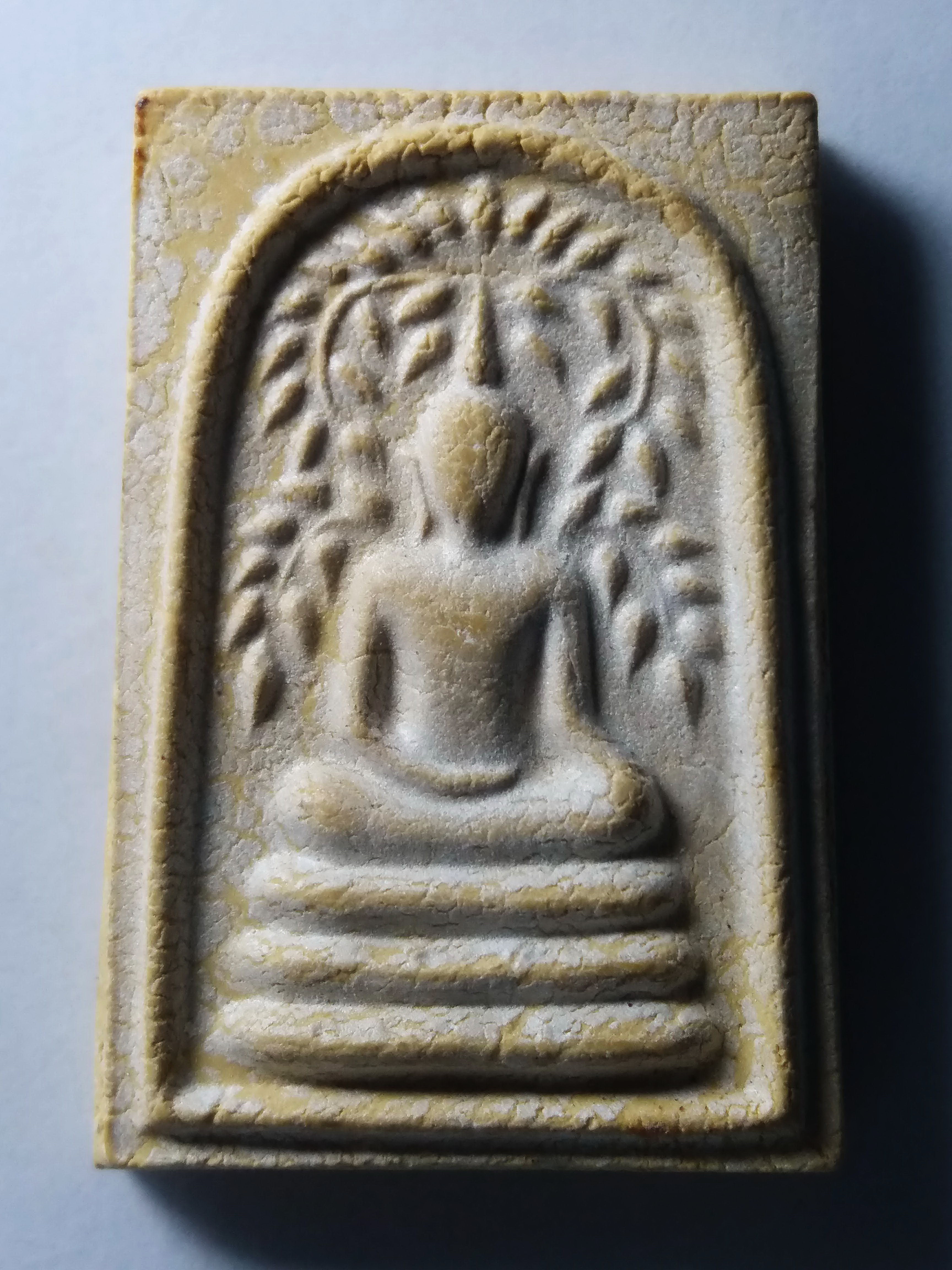 รหัสสินค้า พระสมเด็จ วัดต่างๆ 192 พระสมเด็จเนื้อผง พิมพ์ปรกโพธิ์ปางสะดุ้งกลับ หลังเรียบ ไม่ทราบที่ พระรายการนี้ให้เช่าบูชาแล้ว