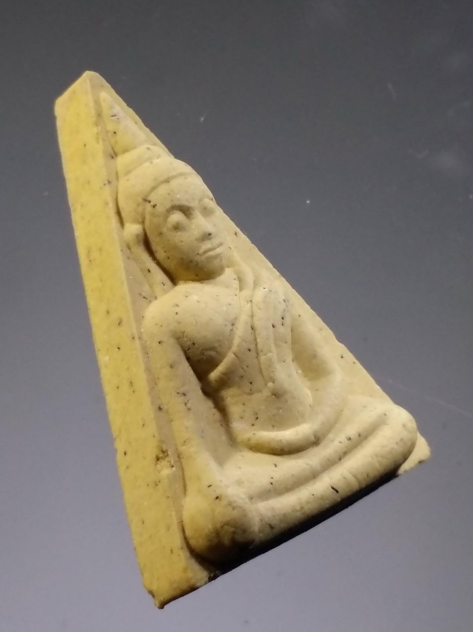 รหัสสินค้า พระมีกล่อง 3786 สมเด็จนางพญา ฉลองสิริราชสมบัติ 60 ปี รุ่นประวัติศาสตร์โลก วัดอรุณราชวราราม และ มูลนิธิส่งเสริมวัฒนธรรมและบริการสังคมนานาชาติ สร้าง