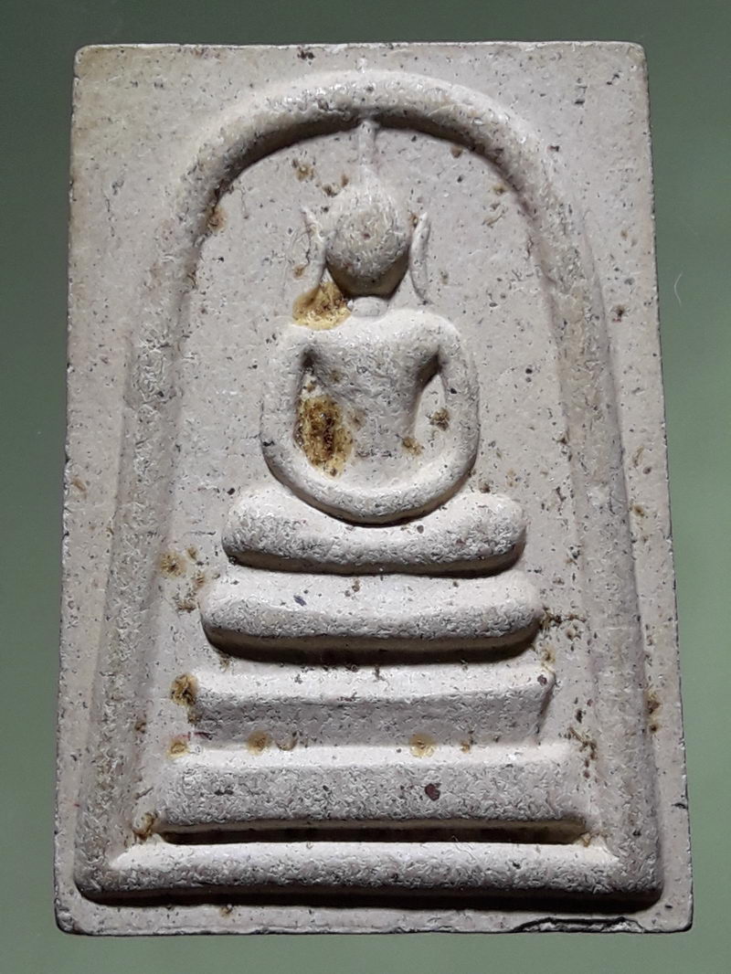 รหัสสินค้า พระสมเด็จ วัดต่างๆ 1325 พระสมเด็จเนื้อผง หลังยันต์ห้า วัดป่าแดง อำเภอหนองใหญ่ จังหวัดชลบุรี สร้างปี 2540