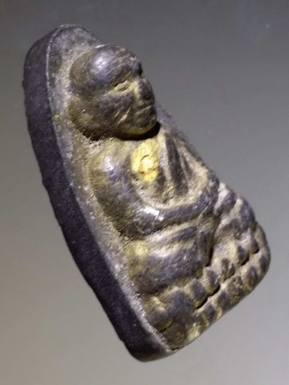 รหัสสินค้า หลวงปู่ทวด วัดต่างๆ 227 หลวงปู่ทวดเนื้อว่าน วัดช้างให้ จังหวัดปัตตานี พิมพ์หลังตัวหนังสือ ไม่ทราบปีที่สร้าง