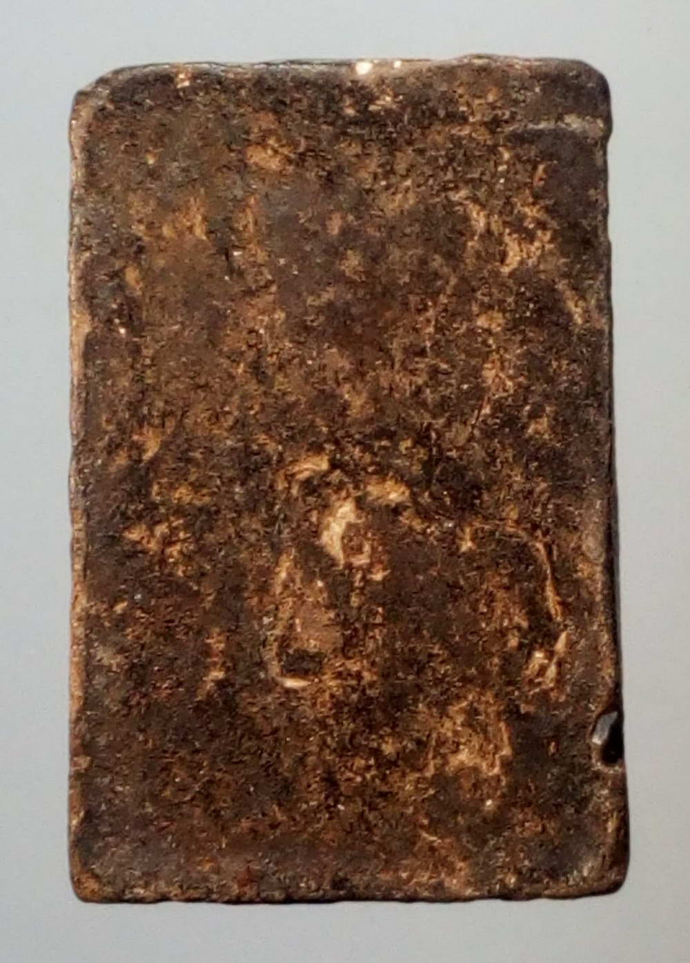 รหัสสินค้า พระไม่ทราบที่ 161 พระพุทธเนื้อผงปางสมาธิเนื้อดินเผา ทารักดำ ซุ้มเรือนแก้ว คล้ายพิมพ์สมเด็จ ไม่ทราบที่ พระรายการนี้ให้เช่าบูชาแล้ว