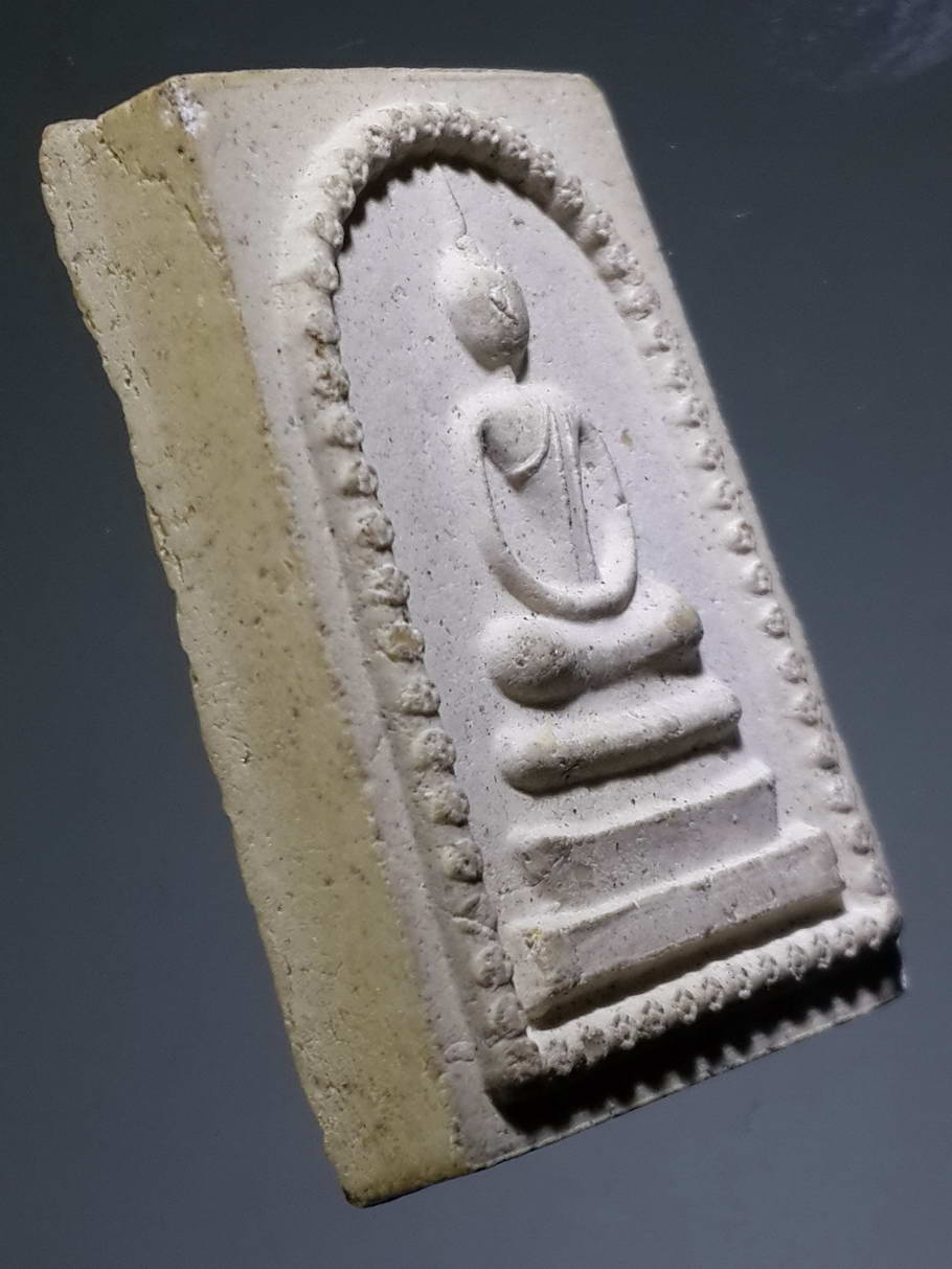 รหัสสินค้า พระไม่ทราบที่ 357 พระสมเด็จเนื้อผง ซุ้มดอกไม้ ไม่ทราบที่