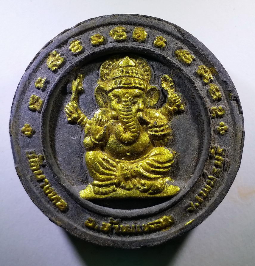 รหัสสินค้า จตุคามรามเทพ 169 หลวงพ่อวัดบ้านแหลม หลวงพ่อโสธร หลวงพ่อทอง หลังพระพิฆเณศวร วัดบางหอ อำเภอบ้านแหลม จังหวัดเพชรบุรี พระรายการนี้ให้เช่าบูชาแล้ว