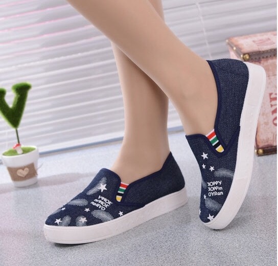 shoe1231 รองเท้าสีน้ำเงินเข้ม สีกรมท่า แต่งลาย