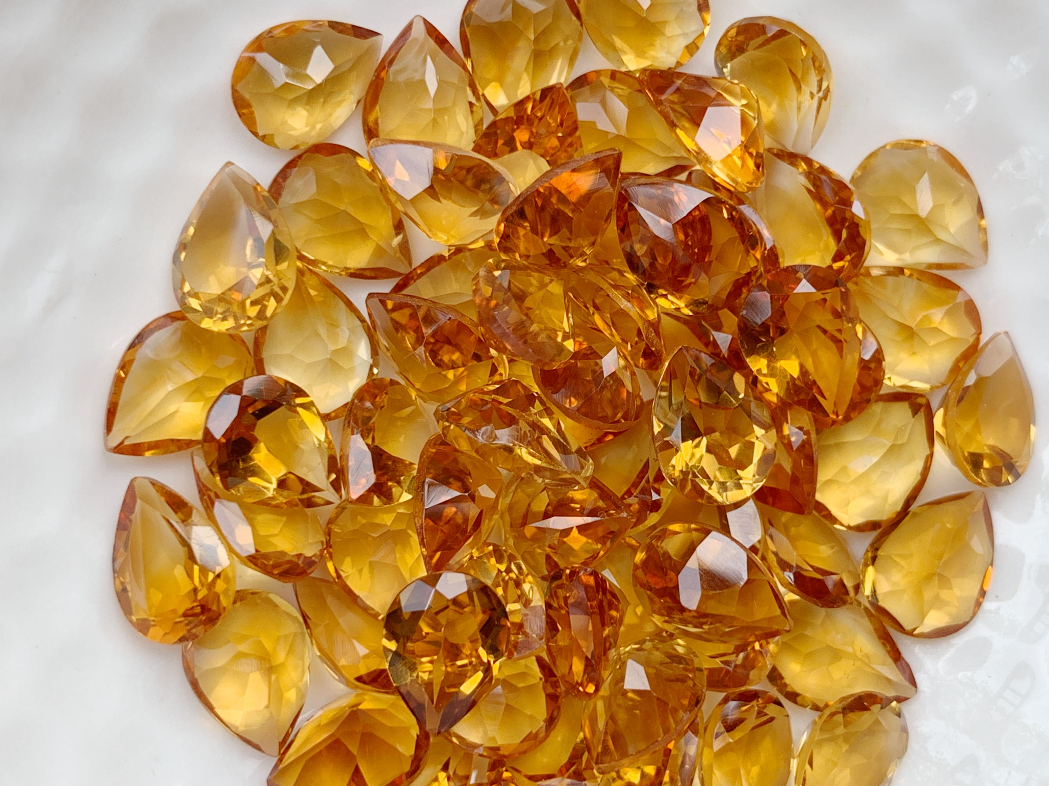 ซิทรินเข้มหยดน้ำ 8X6 มม. 5 กะรัต