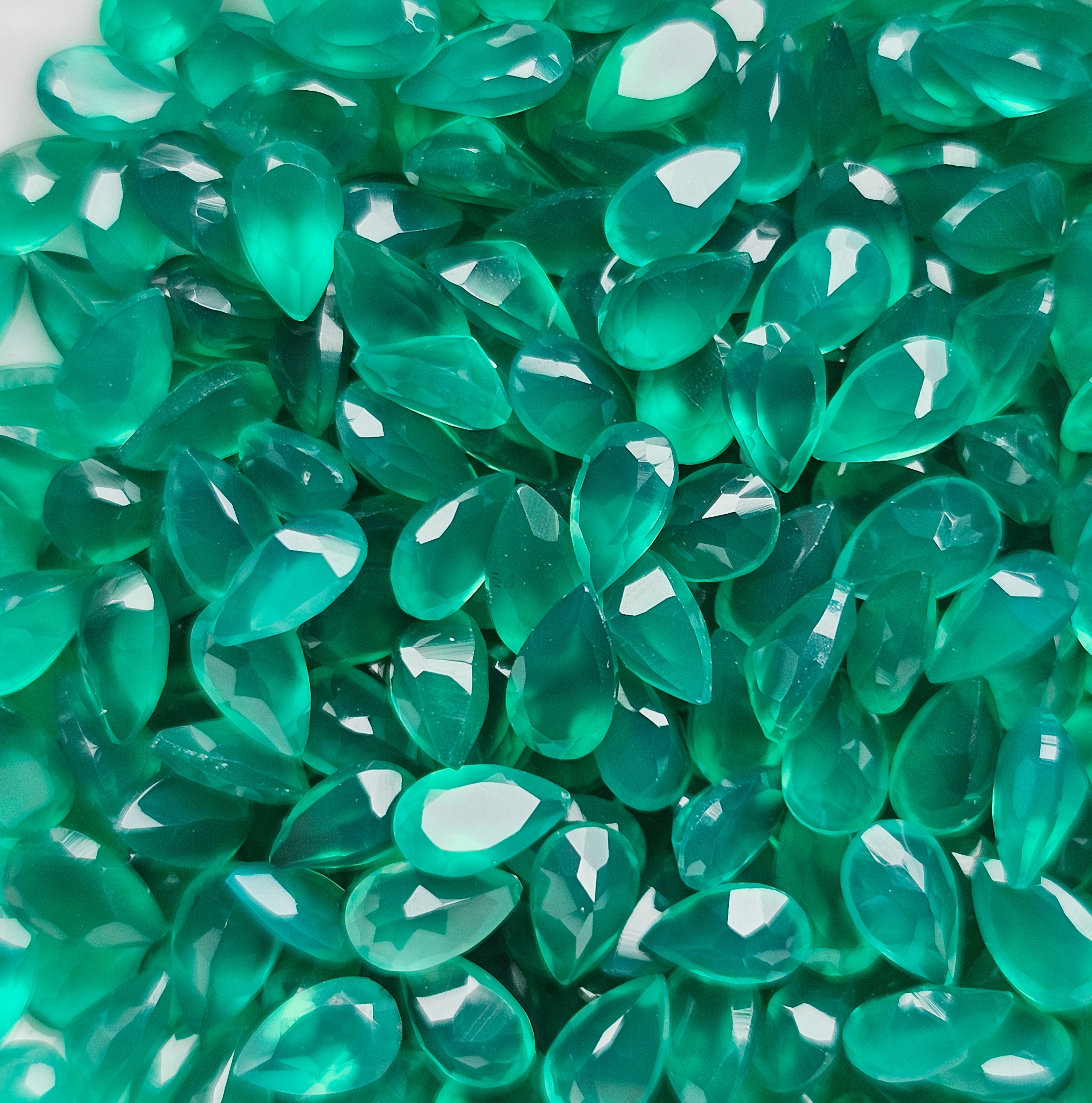 พลอยโมราหยดน้ำ 5x3mm. 5 กะรัต