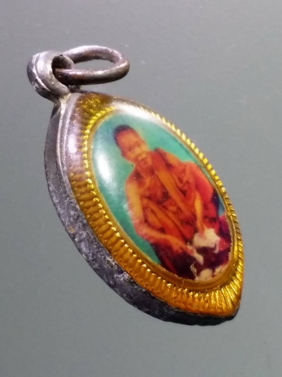 รหัสสินค้า เครื่องราง ล็อกเก็ต ภาพถ่าย 122 ล็อกเก็ตสองหน้า หลวงพ่อคูณ วัดบ้านไร่ อำเภอด่านขุนทด จังหวัดนครราชสีมา