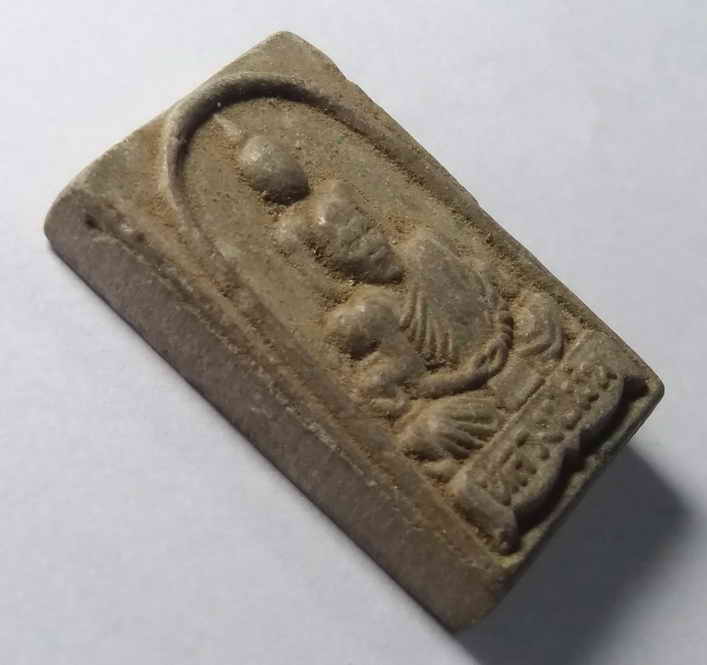 รหัสสินค้า พระสมเด็จ วัดต่างๆ 143 พระสมเด็จเนื้อผงหลวงปู่ม่น วัดเนินตามาก จังหวัดชลบุรี สร้างปี 2534 ที่ระลึกอายุครบ 81 ปี