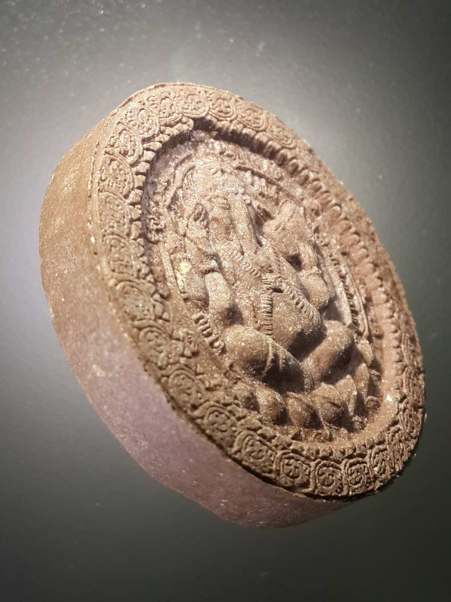 รหัสสินค้า พระไม่ทราบที่ 444 เนื้อผงผสมว่าน พิมพ์จันทร์ลอย พระพิฆเณศวร - พ่อแก่เลี่ยมเพชรรัตน์ เทพเจ้าผู้ทรงปัญญา ไม่ทราบที่ พระรายการนี้ให้เช่าบูชาแล้ว