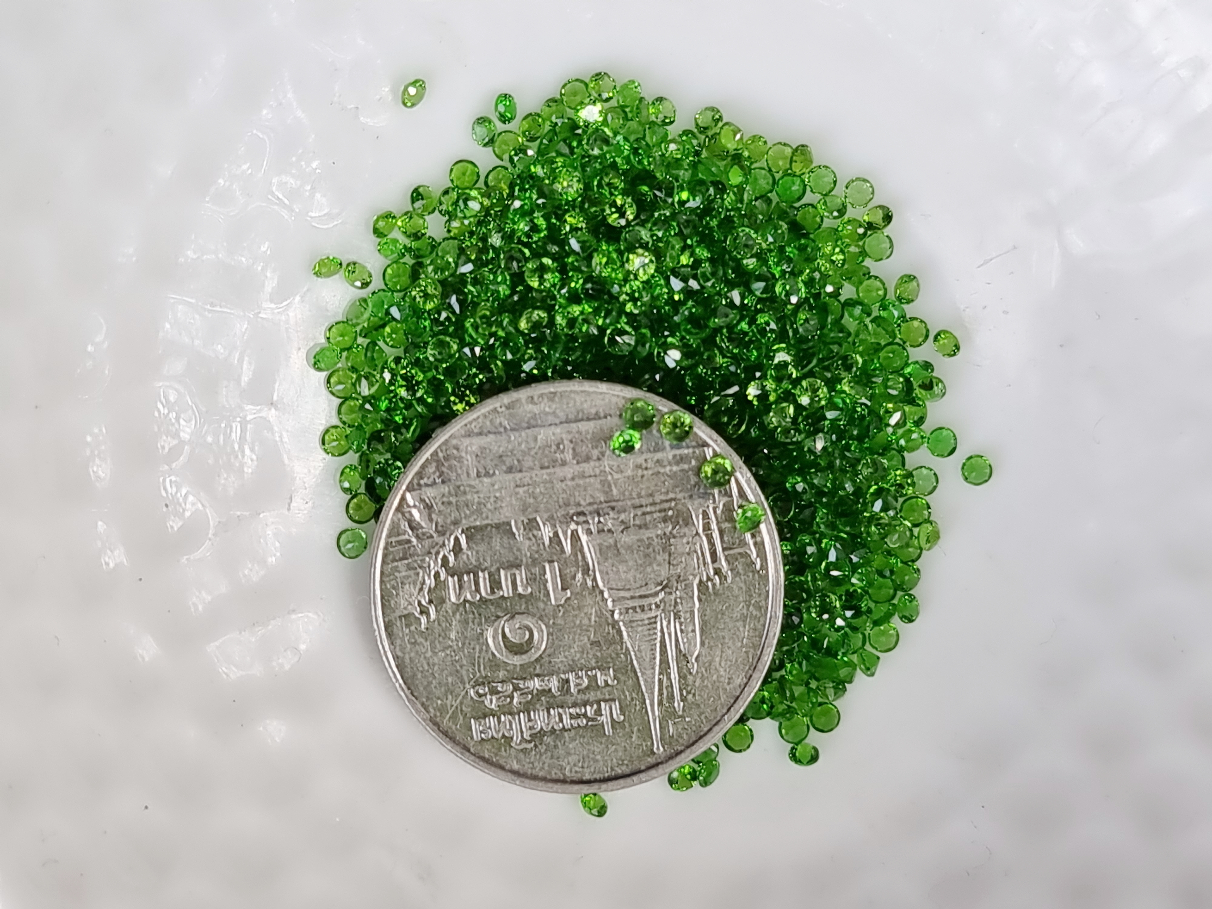 โครมไดออฟไซด์กลม 1.5 มม. 1 กะรัต