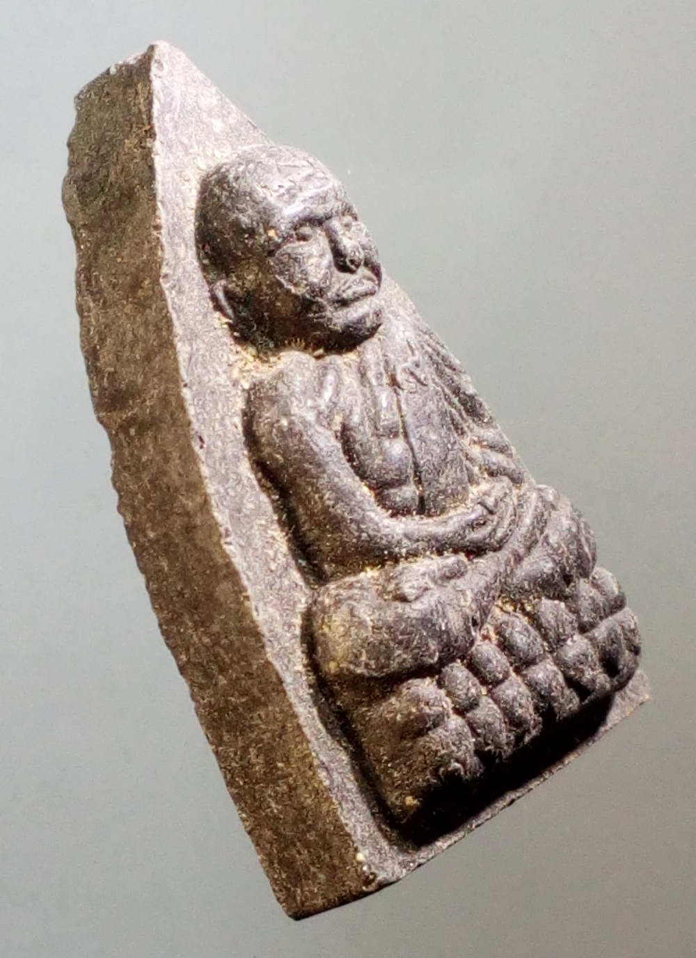 รหัสสินค้า หลวงปู่ทวด วัดต่างๆ 191 หลวงปู่ทวด วัดช้างให้ จังหวัดปัตตานี เนื้อผงใบลาน พิมพ์จีวร เลข ๙ ไม่ทราบปีที่สร้าง