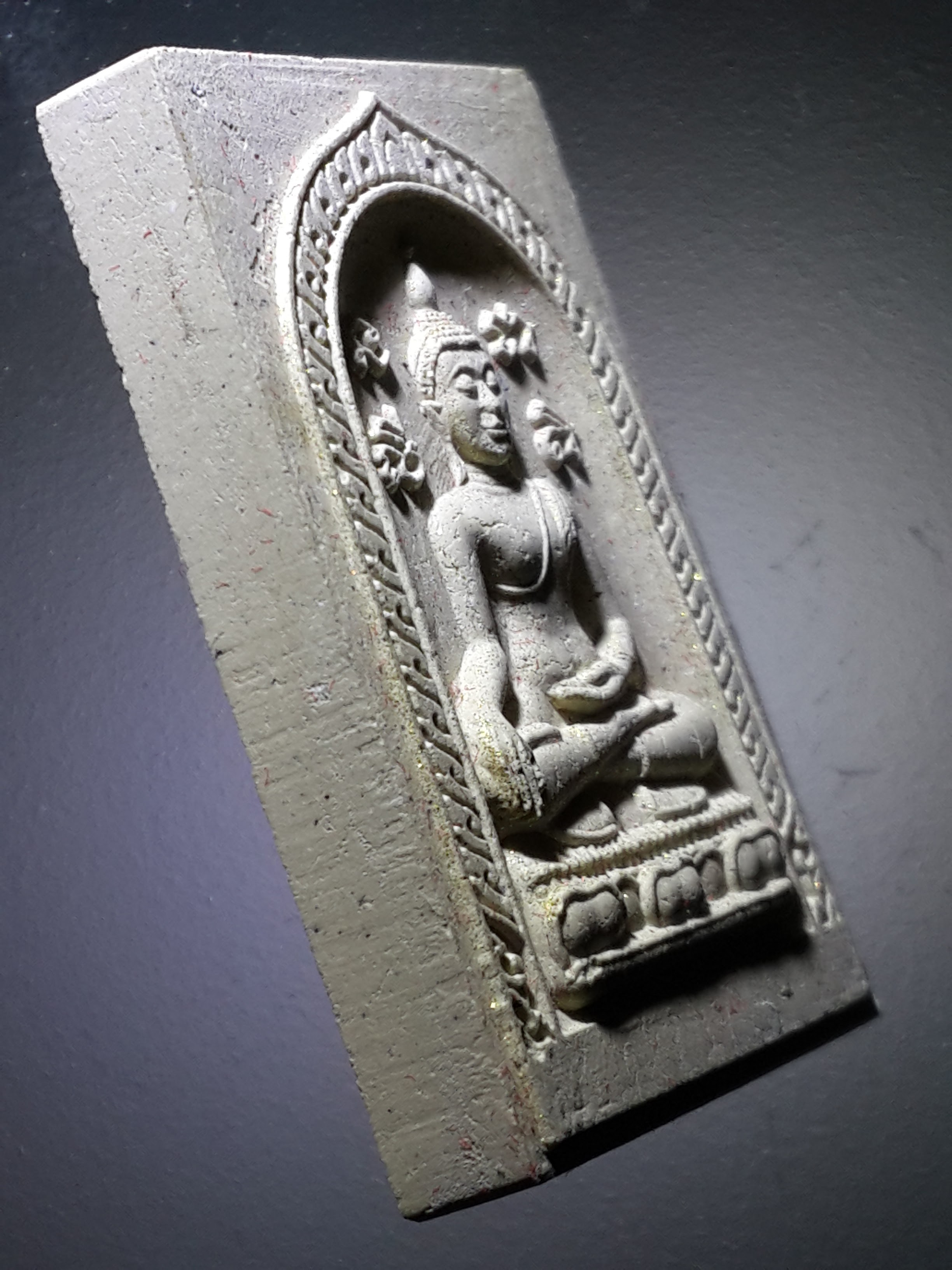 รหัสสินค้า พระมีกล่อง 210 พระพุทธปิยมหาเมตตาเนื้อผง วัดห้วยม้าลอย จังหวัดสุพรรณบุรี