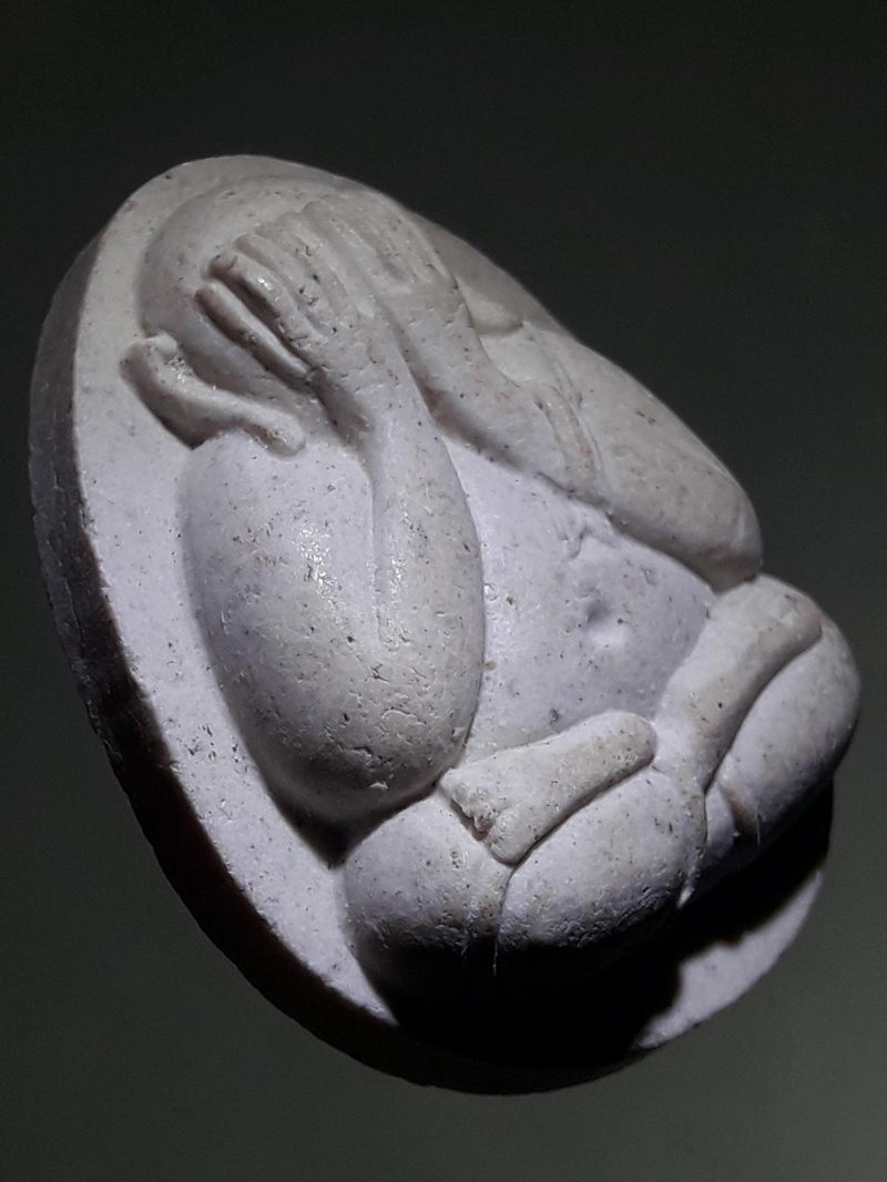 รหัสสินค้า พระเนื้อดิน ผง ว่าน 10461 พระปิดตามหาลาภ หลวงพ่อประสิทธิ์ ปุญญมากโร ปี.๒๕๕๔ ด้านหลังบรรจุปฐวีธาตุ ออกวัดศรีมุงเมือง ทำบุญสร้าง มหาวิหารไทลื้อปุญญมากโร จ.เชียงใหม่