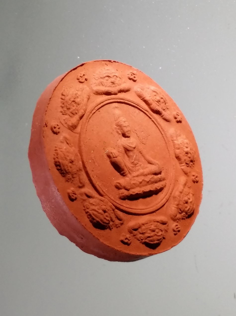 รหัสสินค้า จตุคามรามเทพ 836 พระเทวราชโพธิสัตว์จตุคามรามเทพ รุ่นมงคลบารมี รวยเงินรวยทอง วัดรามประดิษฐ์ อำเภอปากพนัง จังหวัดนครศรีธรรมราช สร้างปี 2550 เนื้อว่านแดง พิมพ์เล็ก