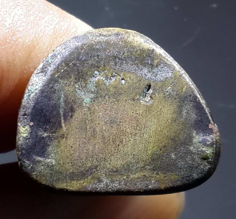 รหัสสินค้า พระกริ่ง พระหล่อ 236 รูปหล่อหลวงพ่อเงิน วัดบางคลาน จังหวัดพิจิตร ไม่ทราบปีที่สร้าง เนื้อทองเหลืองเก่ามีอายุ พระรายการนี้ให้เช่าบูชาแล้ว