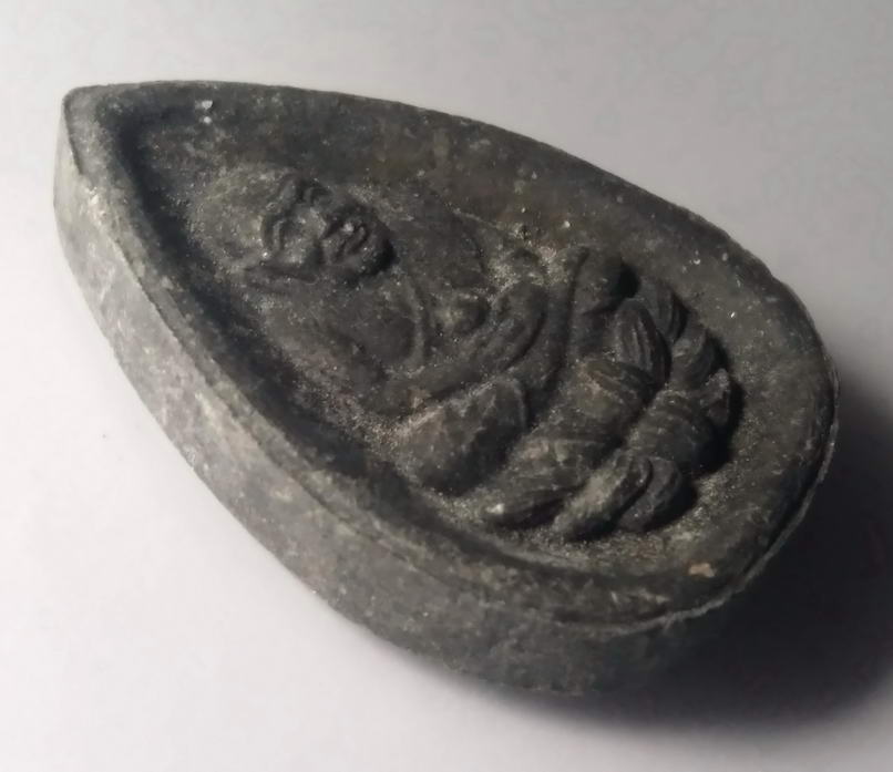 รหัสสินค้า หลวงปู่ทวด วัดต่างๆ 100 หลวงปู่ทวดเนื้อผง พิมพ์กลีบบัว รุ่นเปิดโลก 2000