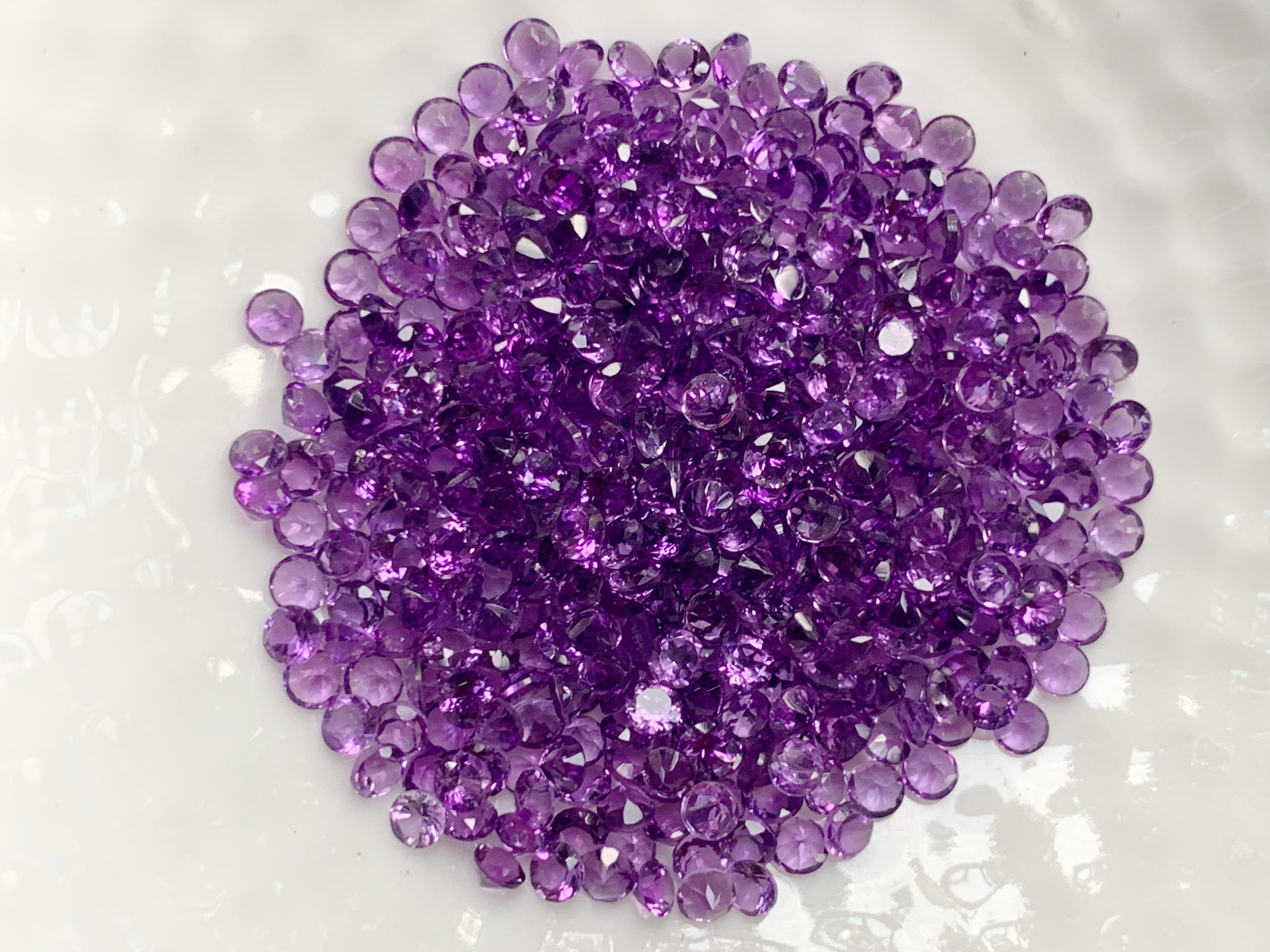 อเมทิสกลม 2.5 มม. 5 กะรัต