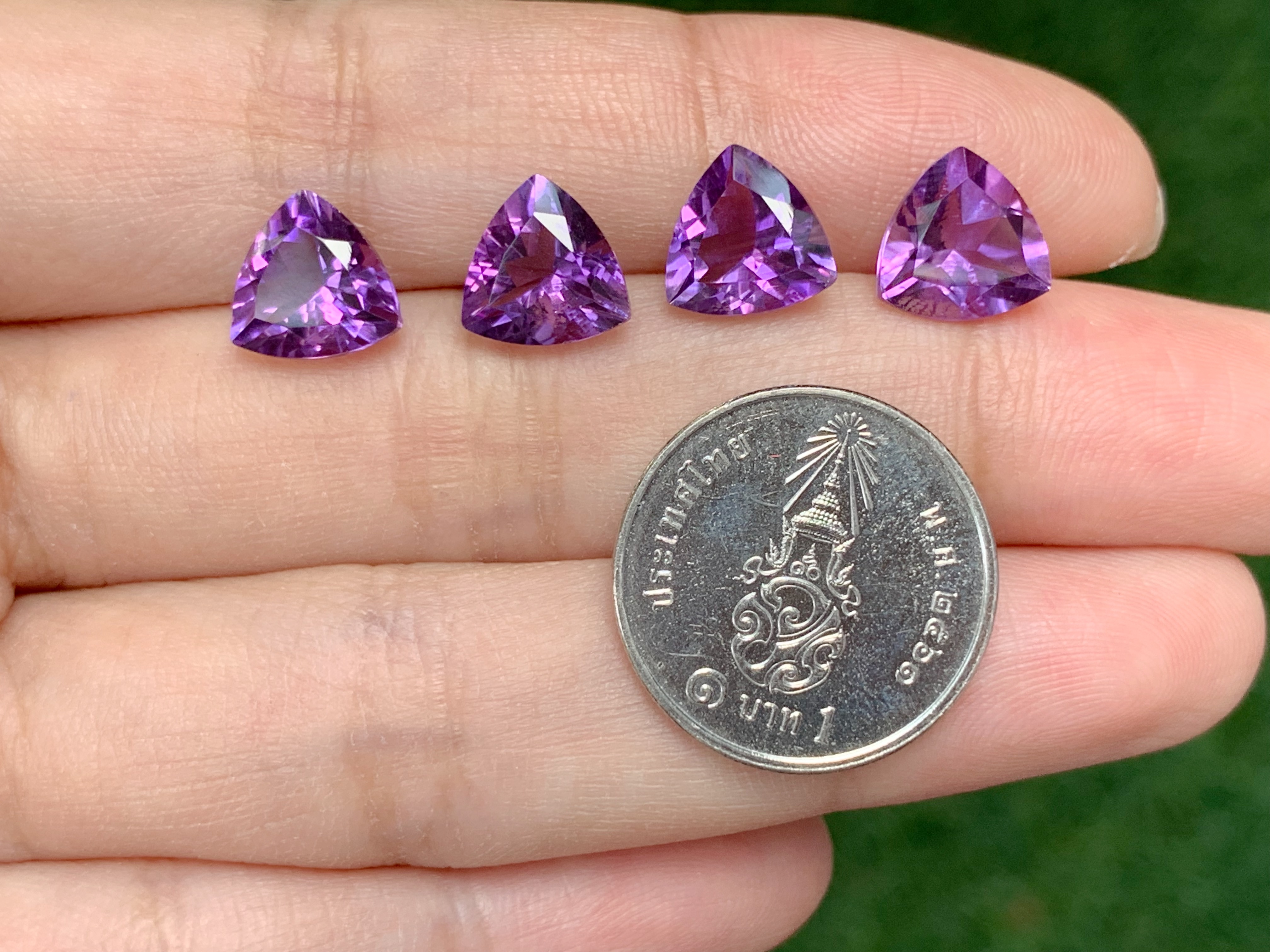 อเมทิสสามเหลี่ยม 9X9 มม. 1 เม็ด