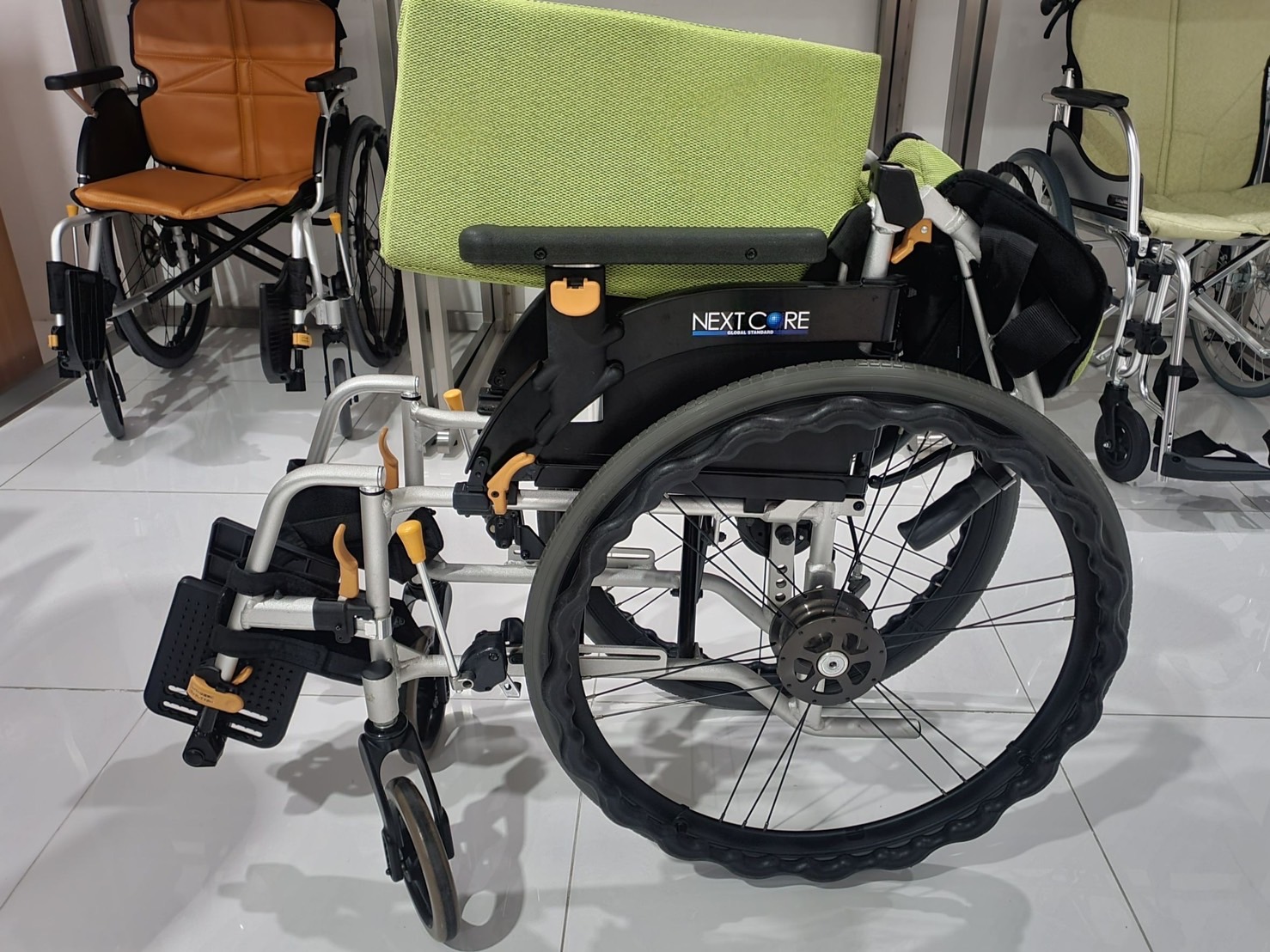 รถเข็นแบรนด์ญี่ปุ่น Matsunaga Wheelchair (車いす) รุ่น NEXT-51B ดีไซน์สวย พนักพิงปรับระดับได้ หลากหลายฟังก์ชั่น