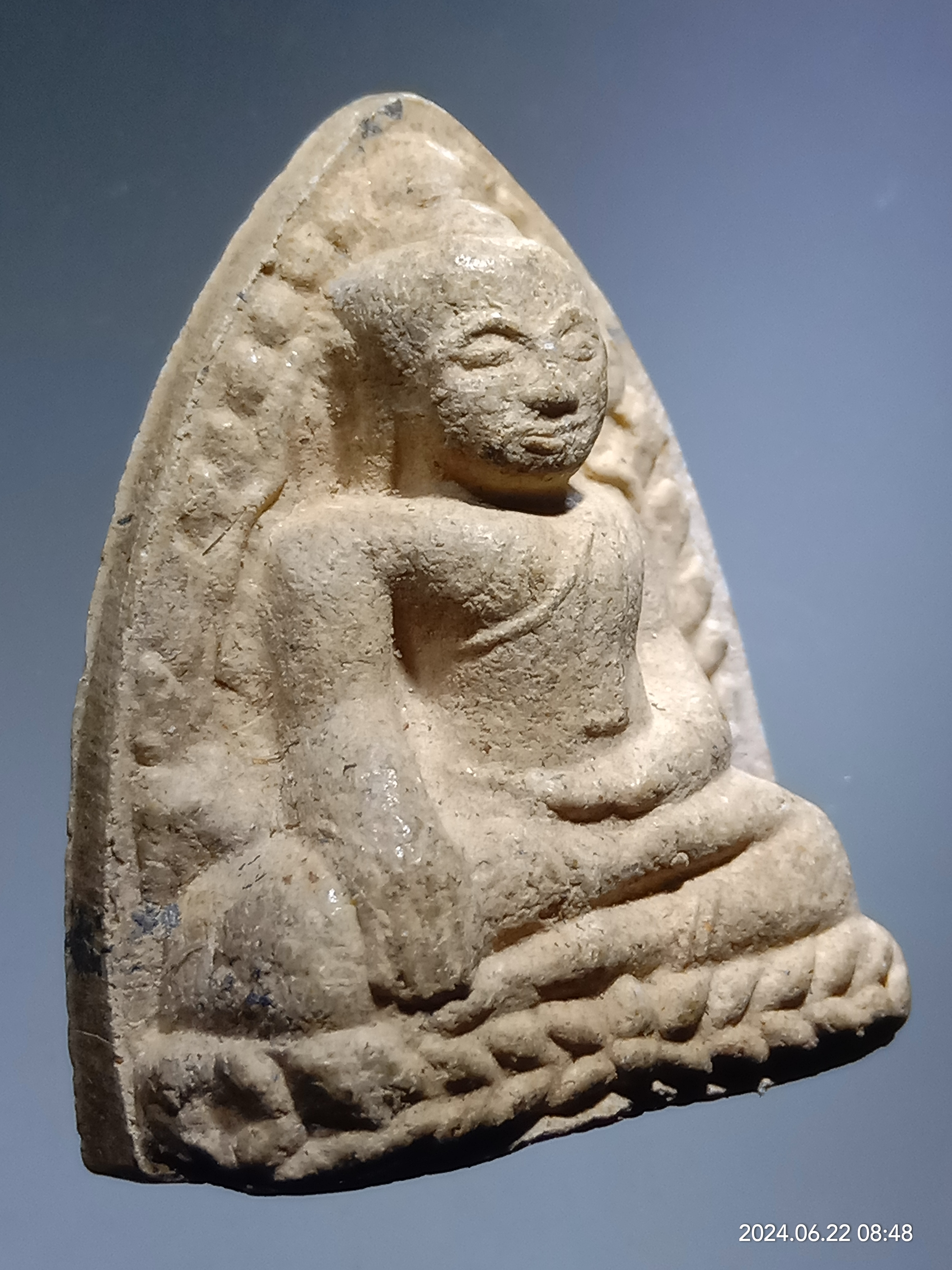 รหัสสินค้า พระเนื้อดิน เนื้อผง เนื้อว่าน 001 หลวงพ่อโต เนื้อผงหลังยันต์ วัดทองบ่อ ตำบลขนอนหลวง อำเภอบางปะอิน จังหวัดพระนครศรีอยุธยา